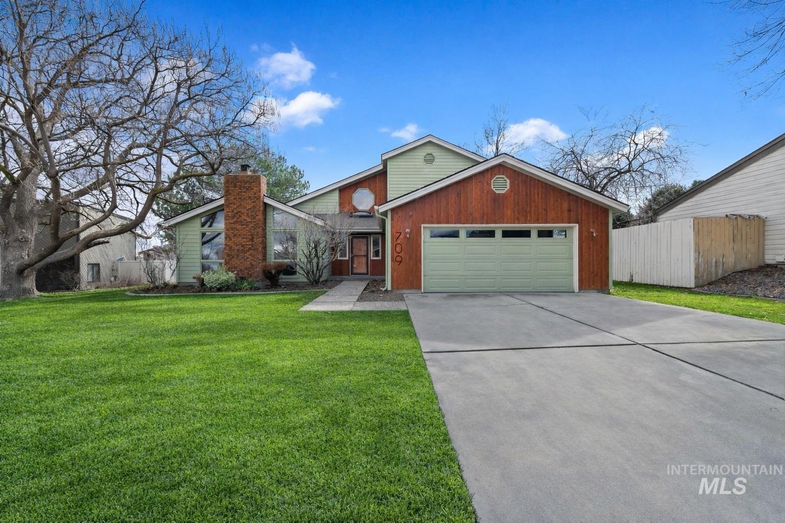 709 Vista Terrace, Nampa, Idaho 83686, 4 Bedrooms, 2.5 Bathrooms, Residential For Sale, Price $525,000,MLS 98977078