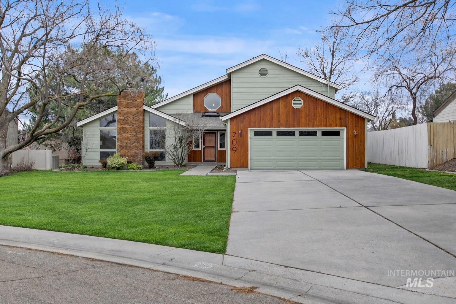 709 Vista Terrace, Nampa, Idaho 83686, 4 Bedrooms, 2.5 Bathrooms, Residential For Sale, Price $525,000,MLS 98977078