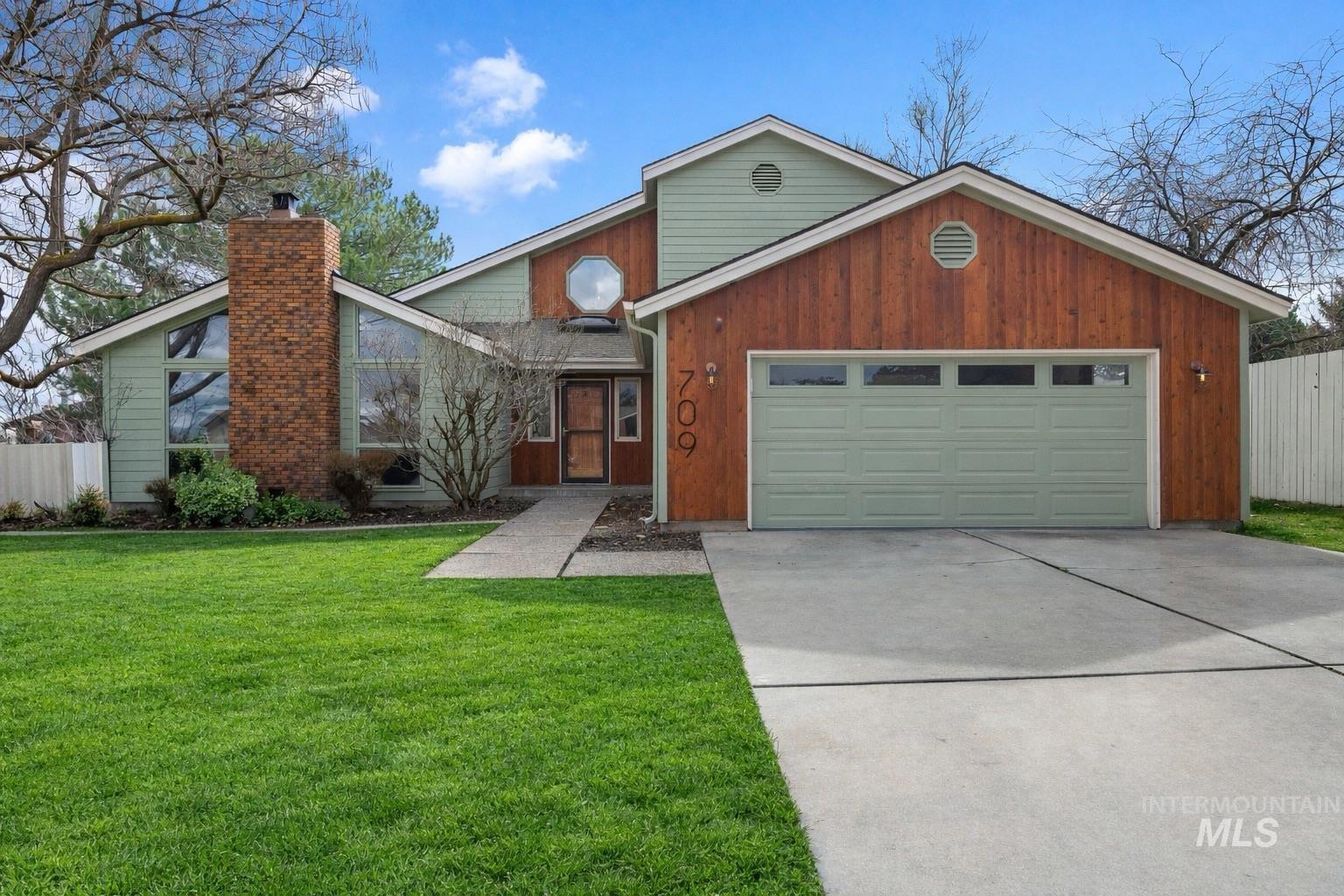 709 Vista Terrace, Nampa, Idaho 83686, 4 Bedrooms, 2.5 Bathrooms, Residential For Sale, Price $525,000,MLS 98977078