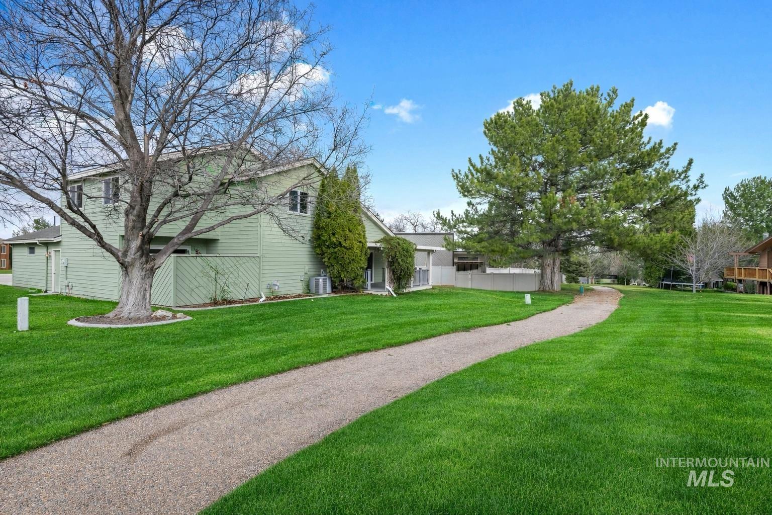 709 Vista Terrace, Nampa, Idaho 83686, 4 Bedrooms, 2.5 Bathrooms, Residential For Sale, Price $525,000,MLS 98977078