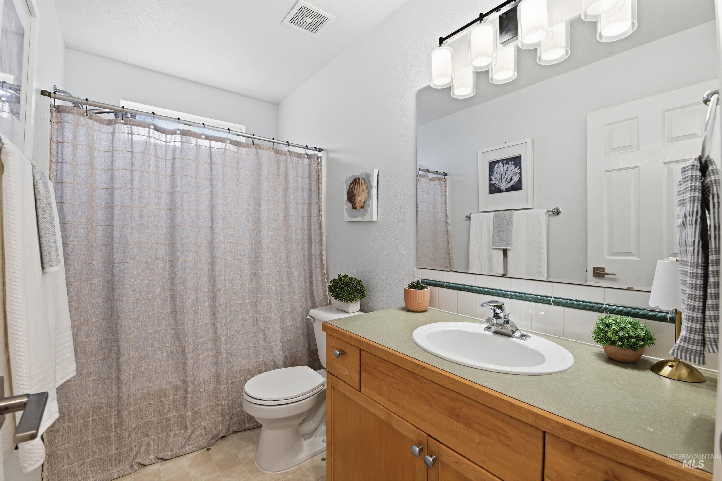 7301 E Nottingham, Nampa, Idaho 83687-8147, 3 Bedrooms, 2 Bathrooms, Residential For Sale, Price $389,000, 98977079