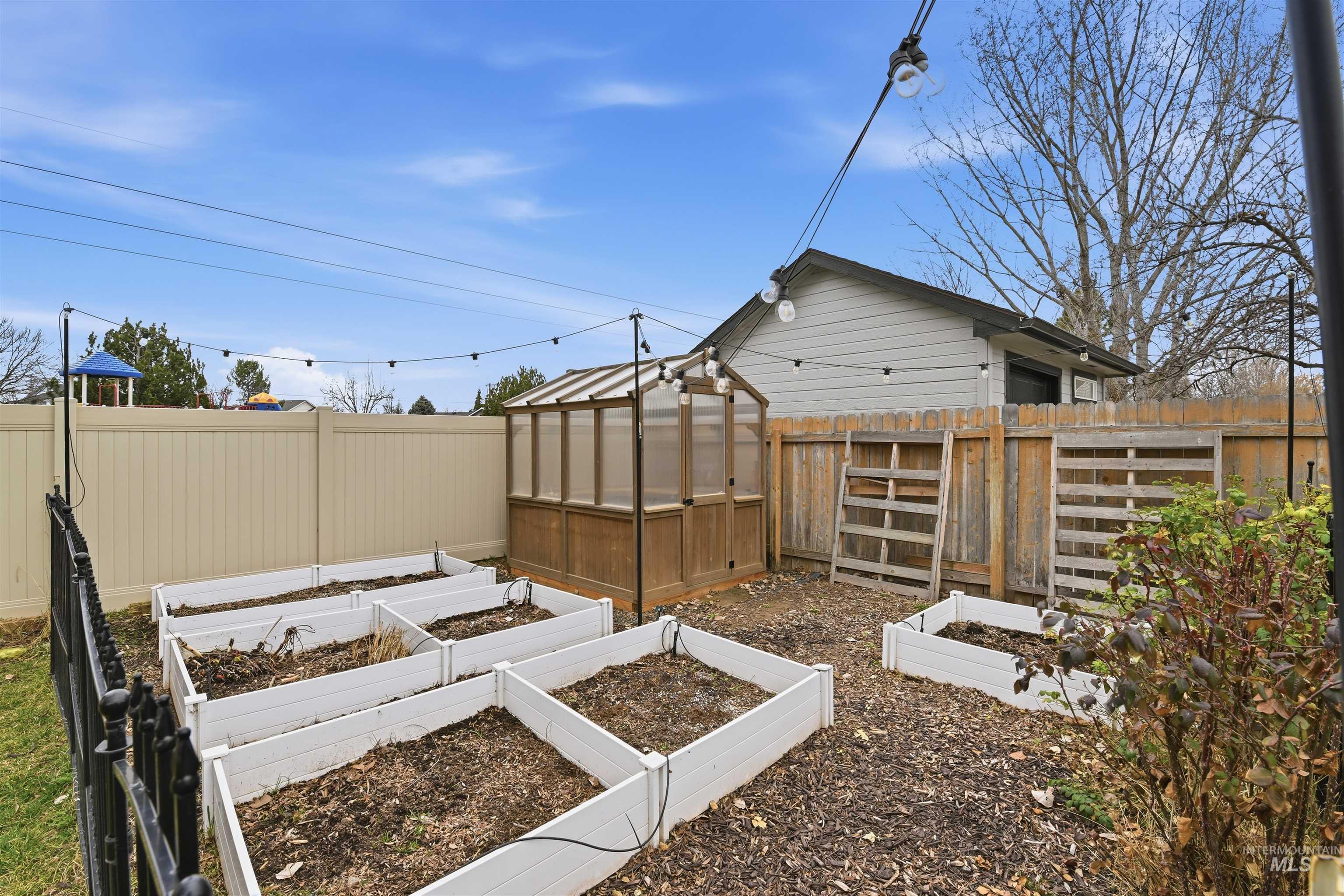 7301 E Nottingham, Nampa, Idaho 83687-8147, 3 Bedrooms, 2 Bathrooms, Residential For Sale, Price $389,000, 98977079