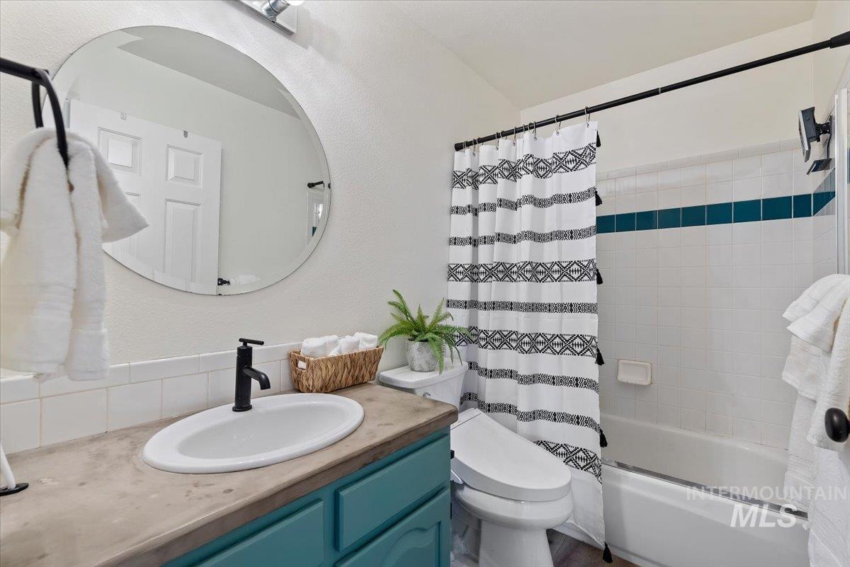 4468 S Pinerest Way, Boise, Idaho 83716, 3 Bedrooms, 2 Bathrooms, Residential For Sale, Price $489,999,MLS 98977080