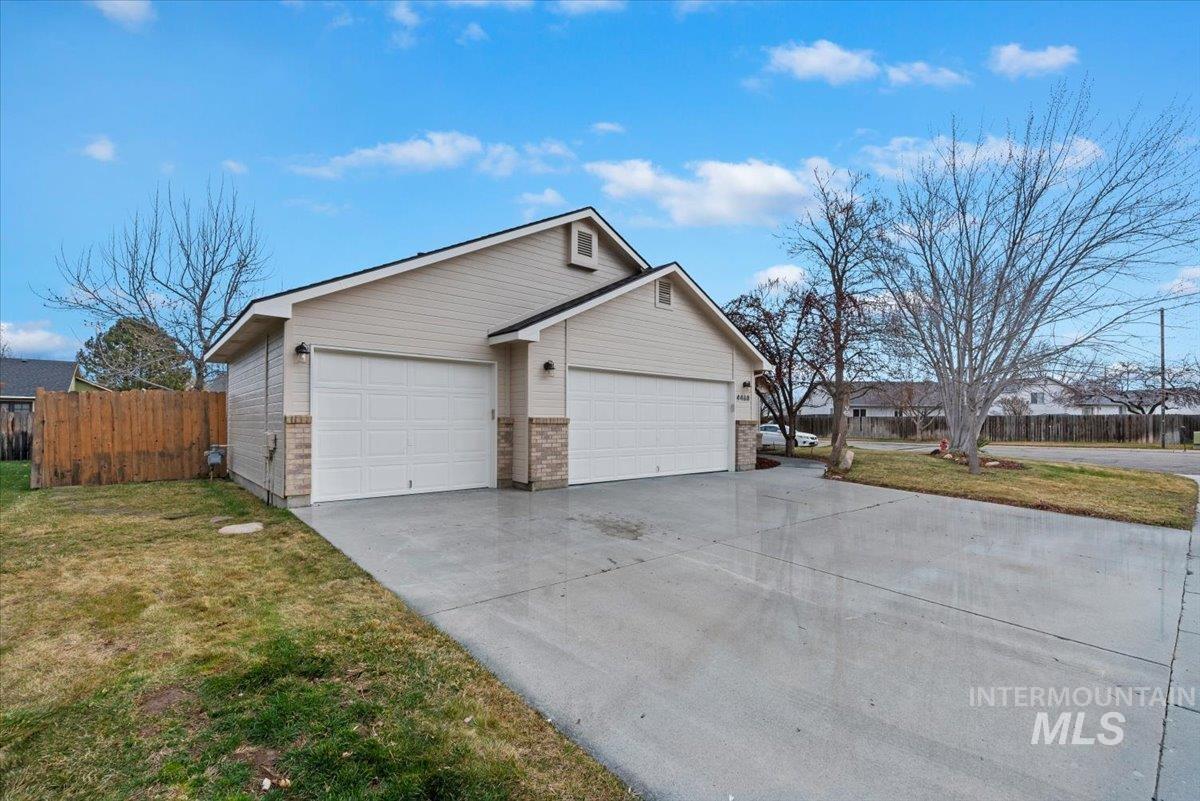 4468 S Pinerest Way, Boise, Idaho 83716, 3 Bedrooms, 2 Bathrooms, Residential For Sale, Price $489,999,MLS 98977080