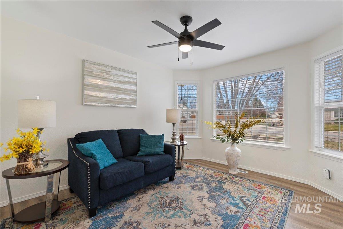 4468 S Pinerest Way, Boise, Idaho 83716, 3 Bedrooms, 2 Bathrooms, Residential For Sale, Price $489,999,MLS 98977080