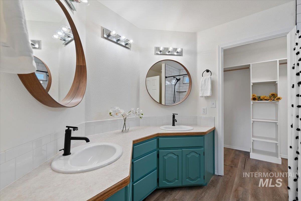 4468 S Pinerest Way, Boise, Idaho 83716, 3 Bedrooms, 2 Bathrooms, Residential For Sale, Price $489,999,MLS 98977080