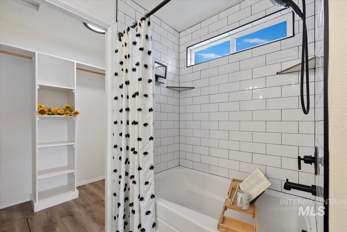 4468 S Pinerest Way, Boise, Idaho 83716, 3 Bedrooms, 2 Bathrooms, Residential For Sale, Price $489,999,MLS 98977080