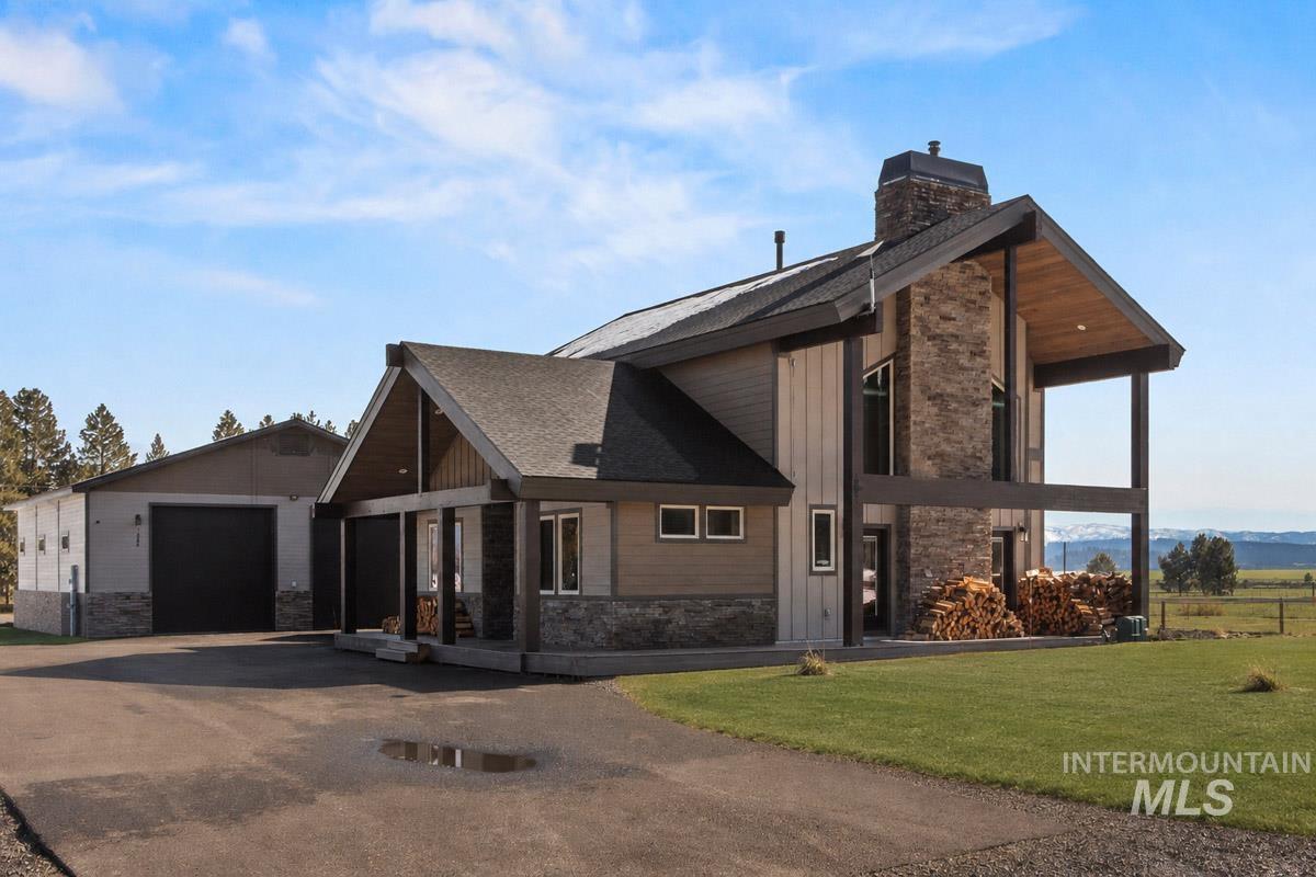 1884 Little Pine Road, Donnelly, Idaho 83615, 3 Bedrooms, 2 Bathrooms, Residential For Sale, Price $1,199,900, 98977081