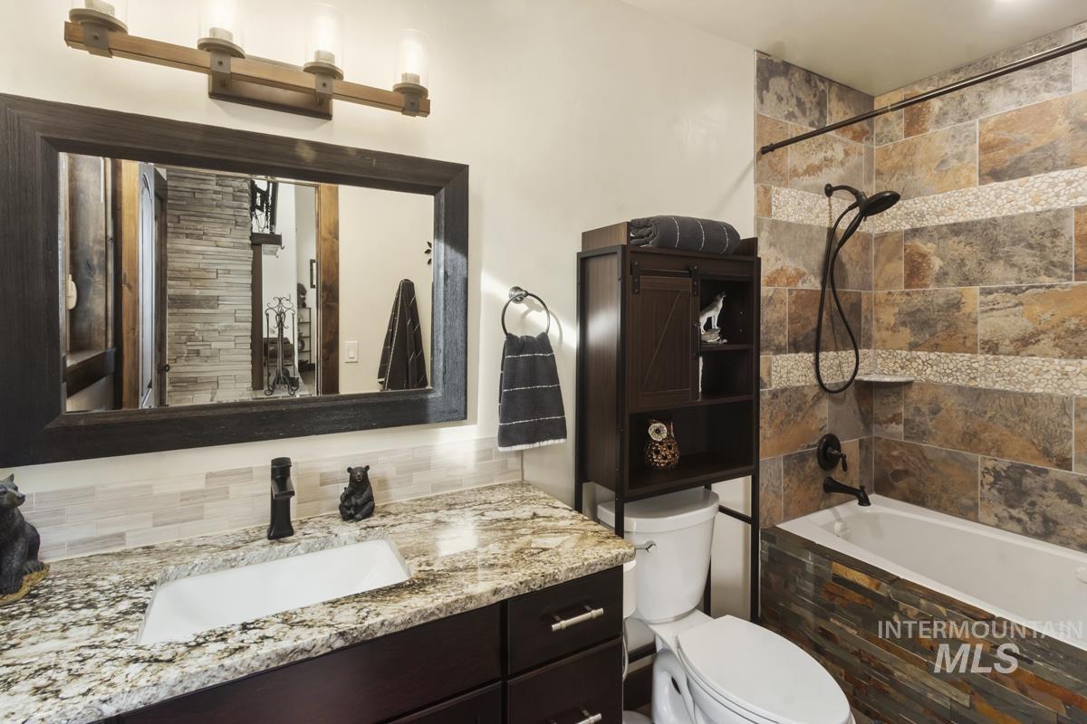 1884 Little Pine Road, Donnelly, Idaho 83615, 2 Bedrooms, 2 Bathrooms, Residential For Sale, Price $1,250,000,MLS 98977081