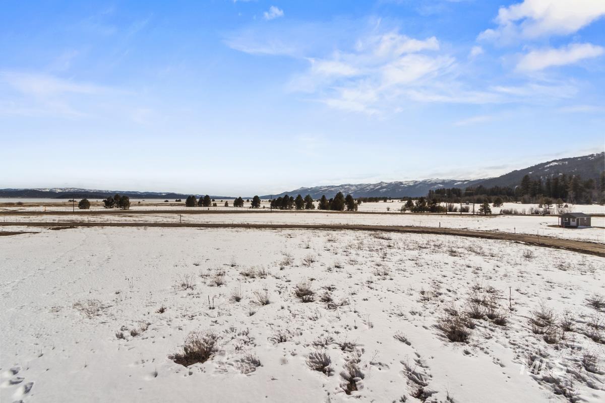 1884 Little Pine Road, Donnelly, Idaho 83615, 2 Bedrooms, 2 Bathrooms, Residential For Sale, Price $1,250,000,MLS 98977081