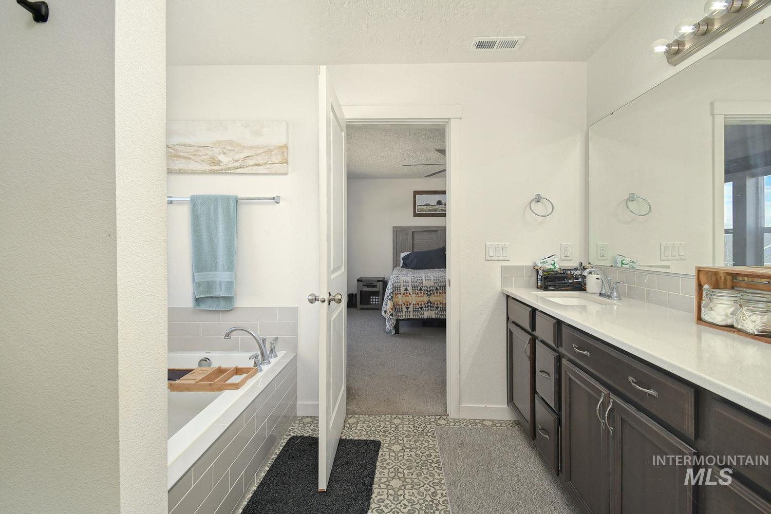 12074 W Yorkstone Drive, Nampa, Idaho 83651, 4 Bedrooms, 3 Bathrooms, Residential For Sale, Price $461,900,MLS 98977082