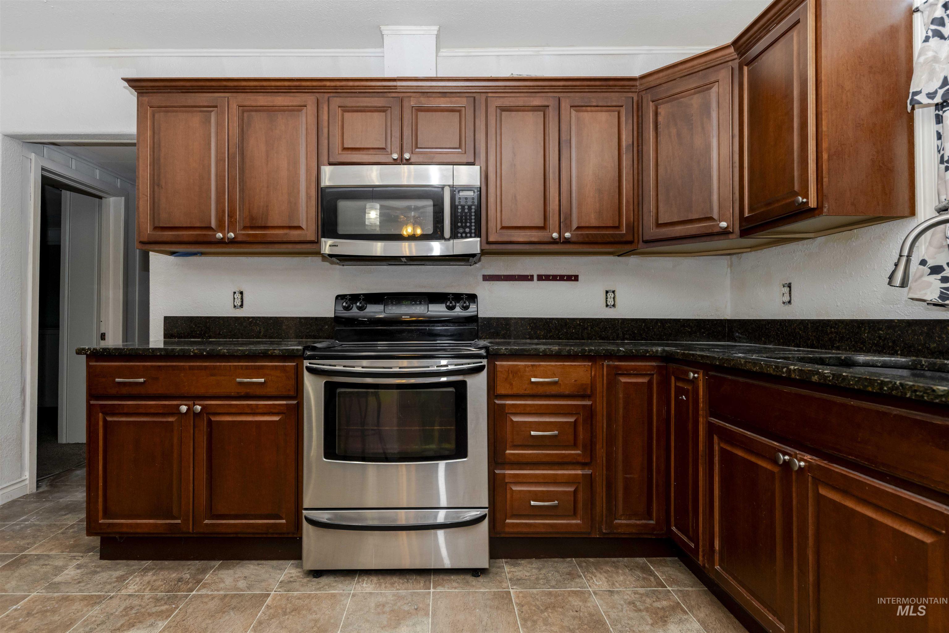 1906 15th Ave, Lewiston, Idaho 83501, 2 Bedrooms, 1 Bathroom, Residential For Sale, Price $370,000, 98977085