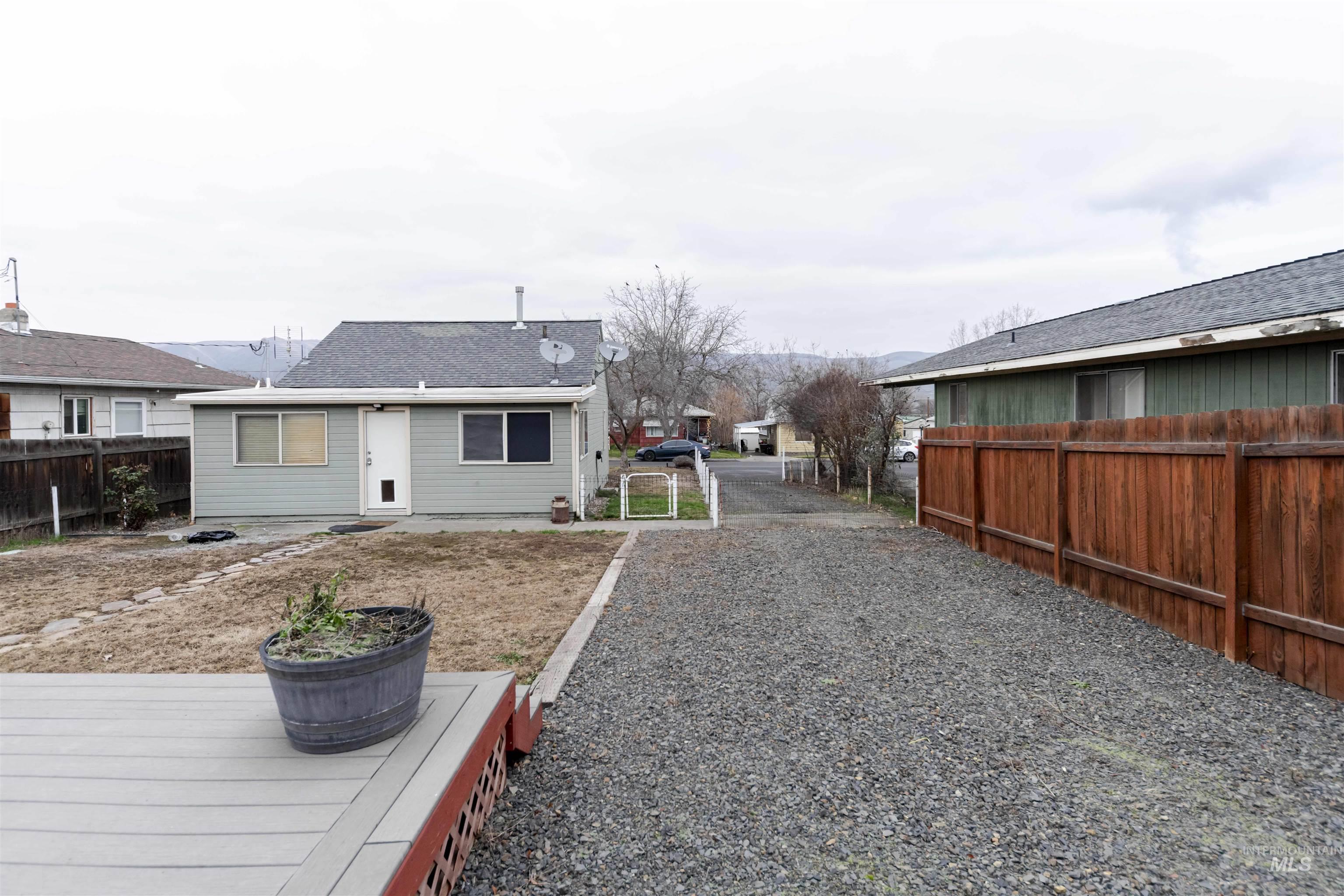 1906 15th Ave, Lewiston, Idaho 83501, 2 Bedrooms, 1 Bathroom, Residential For Sale, Price $370,000, 98977085
