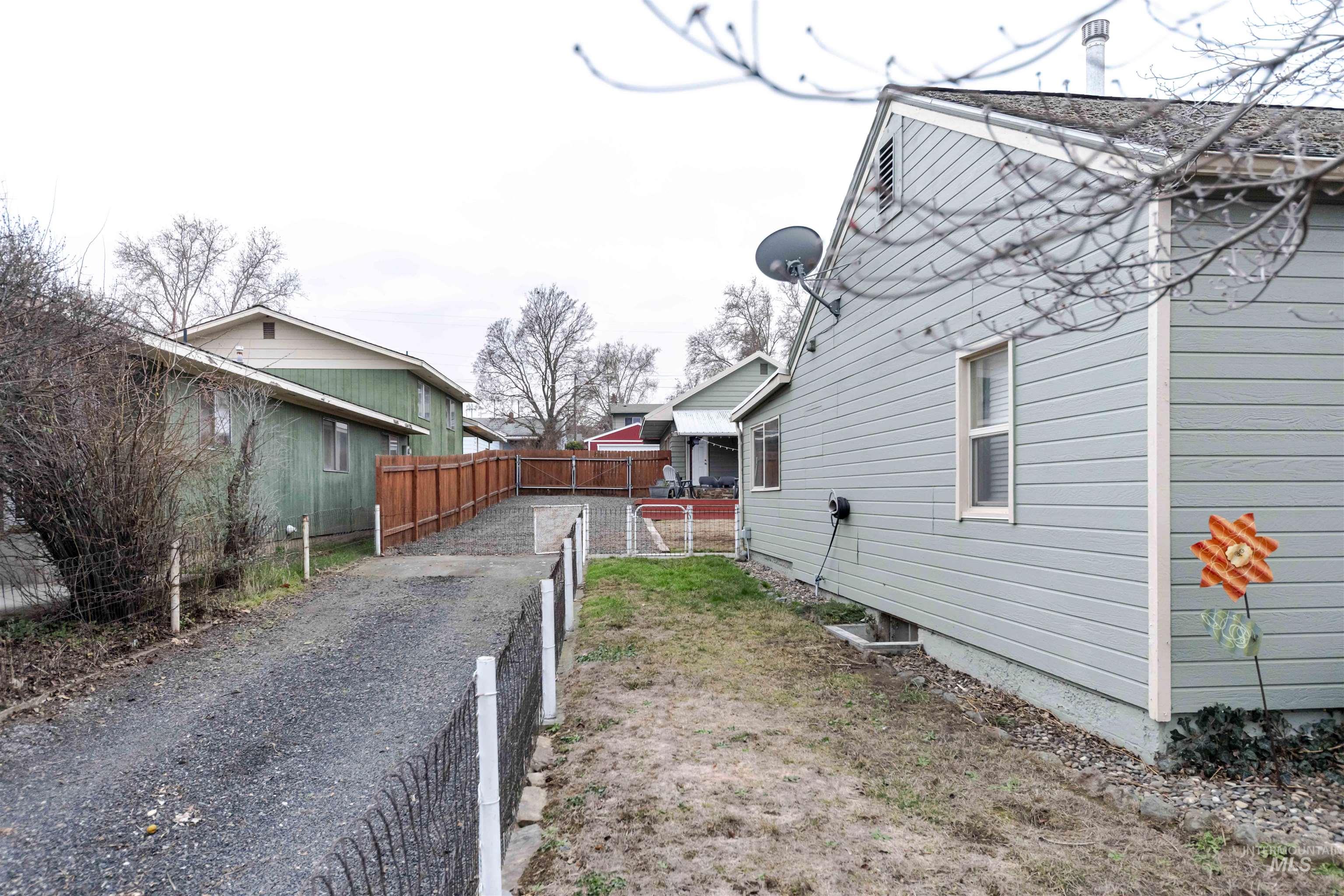 1906 15th Ave, Lewiston, Idaho 83501, 2 Bedrooms, 1 Bathroom, Residential For Sale, Price $370,000, 98977085