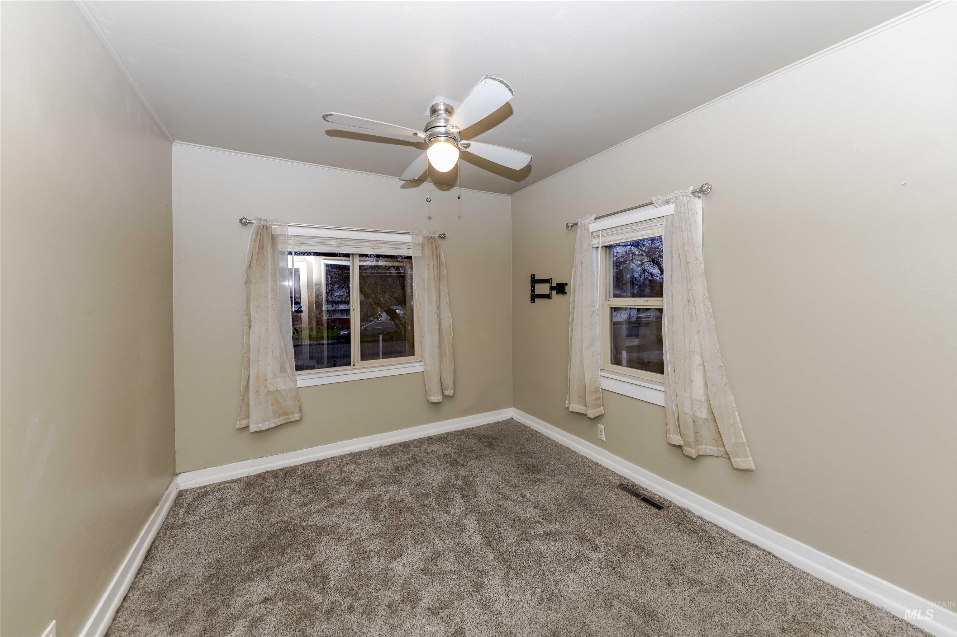 1906 15th Ave, Lewiston, Idaho 83501, 2 Bedrooms, 1 Bathroom, Residential For Sale, Price $370,000, 98977085