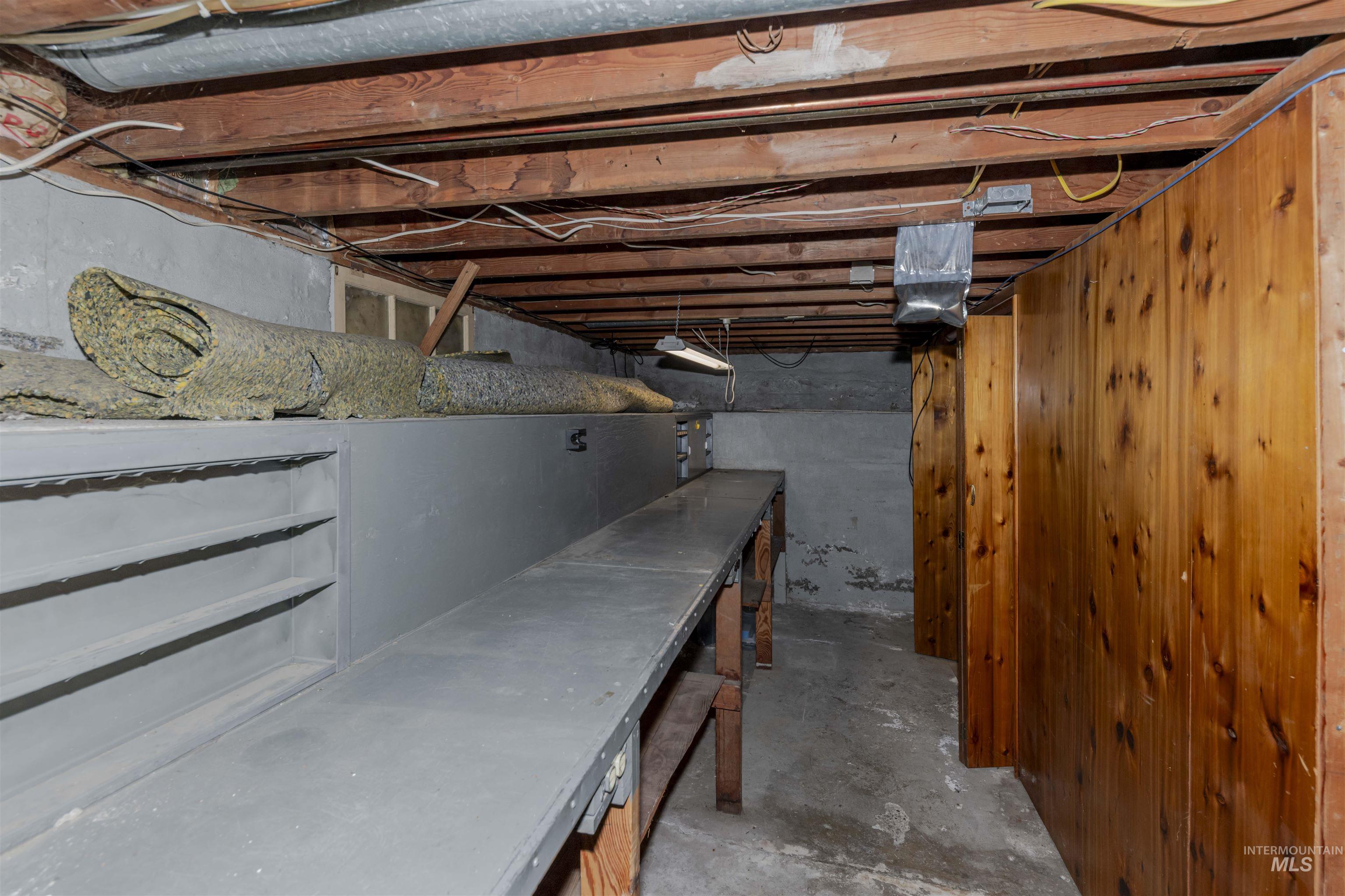 1906 15th Ave, Lewiston, Idaho 83501, 2 Bedrooms, 1 Bathroom, Residential For Sale, Price $370,000, 98977085