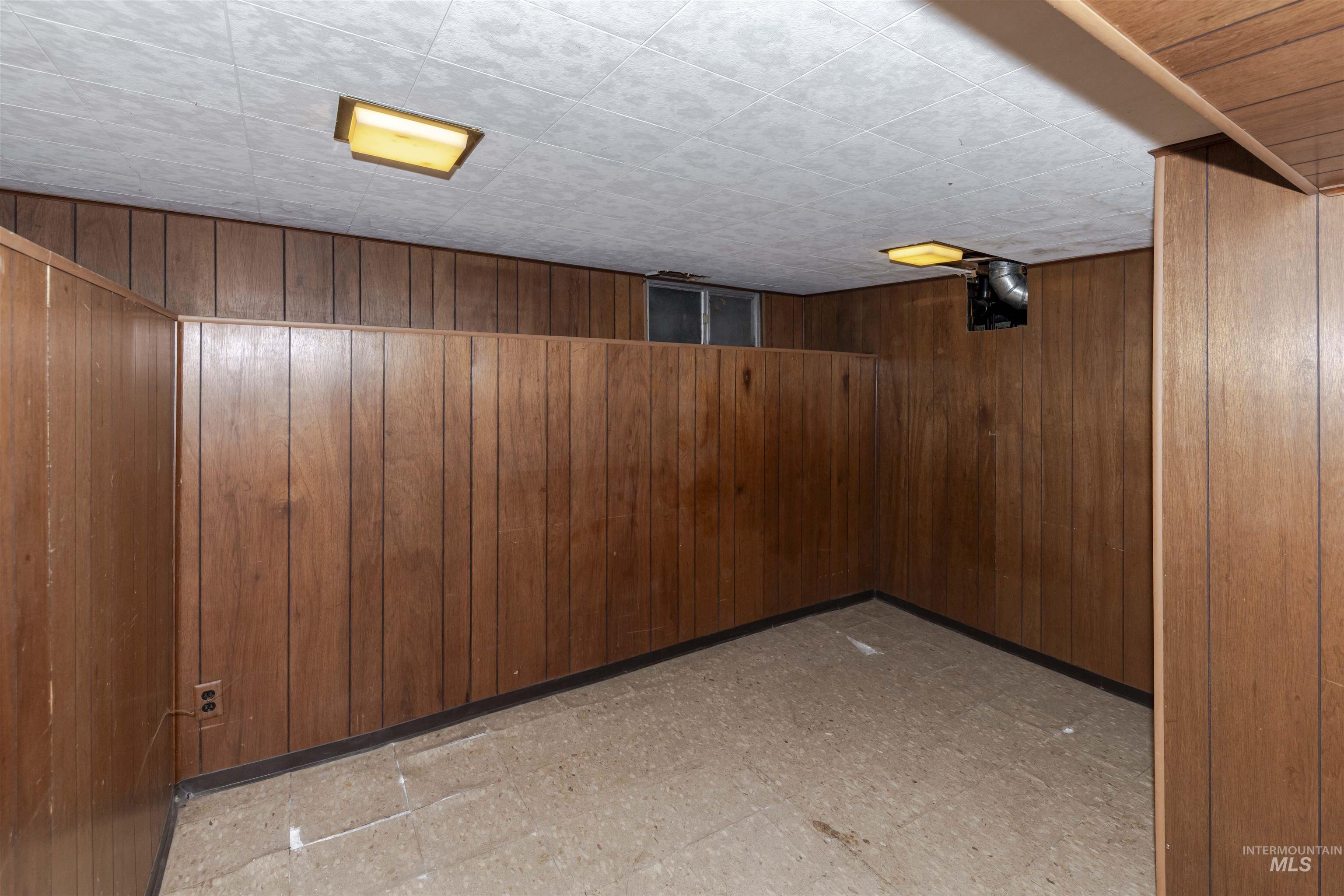 1906 15th Ave, Lewiston, Idaho 83501, 2 Bedrooms, 1 Bathroom, Residential For Sale, Price $370,000, 98977085