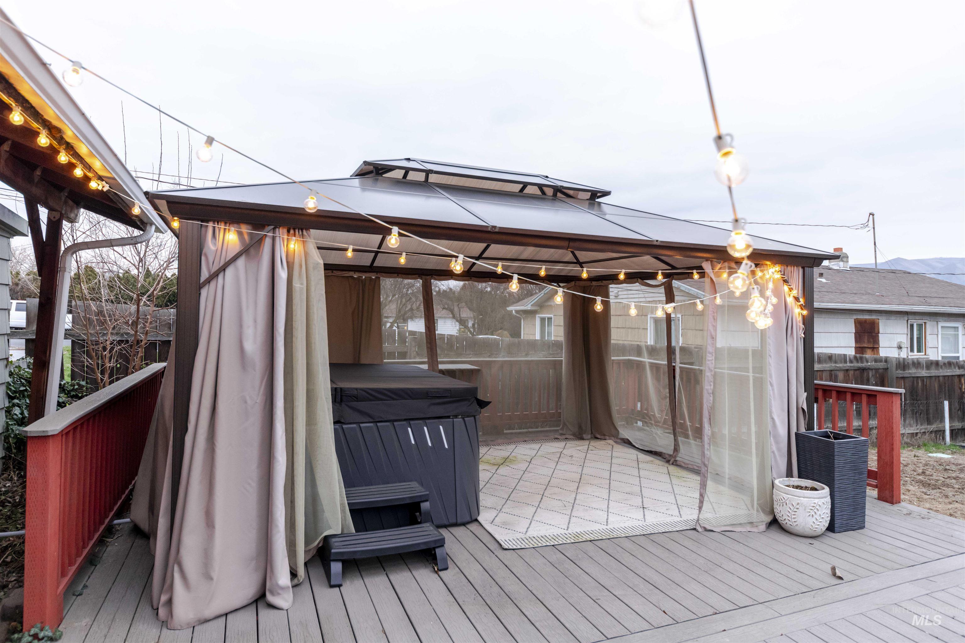 1906 15th Ave, Lewiston, Idaho 83501, 2 Bedrooms, 1.5 Bathrooms, Residential For Sale, Price $365,000,MLS 98977085