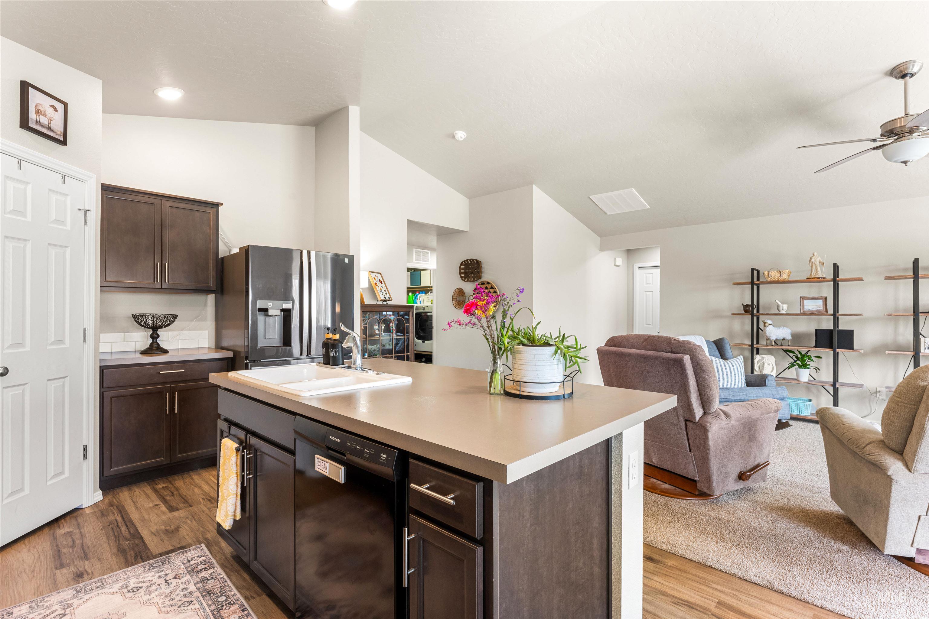 16378 Kelso Way, Caldwell, Idaho 83607, 1 Bedroom, 1 Bathroom, Residential Income For Sale, Price $410,000,MLS 98977086