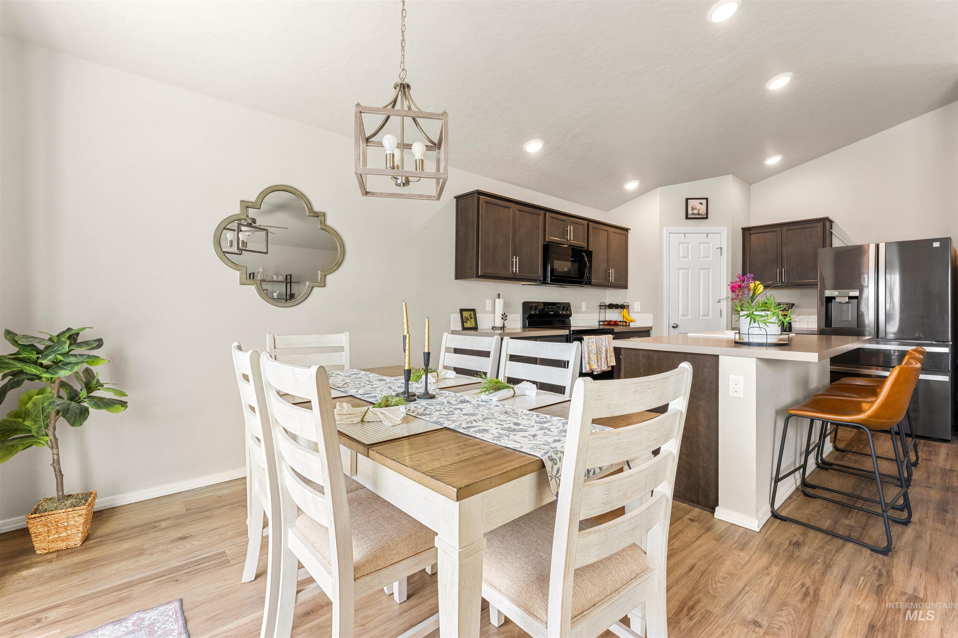 16378 Kelso Way, Caldwell, Idaho 83607, 1 Bedroom, 1 Bathroom, Residential Income For Sale, Price $410,000,MLS 98977086