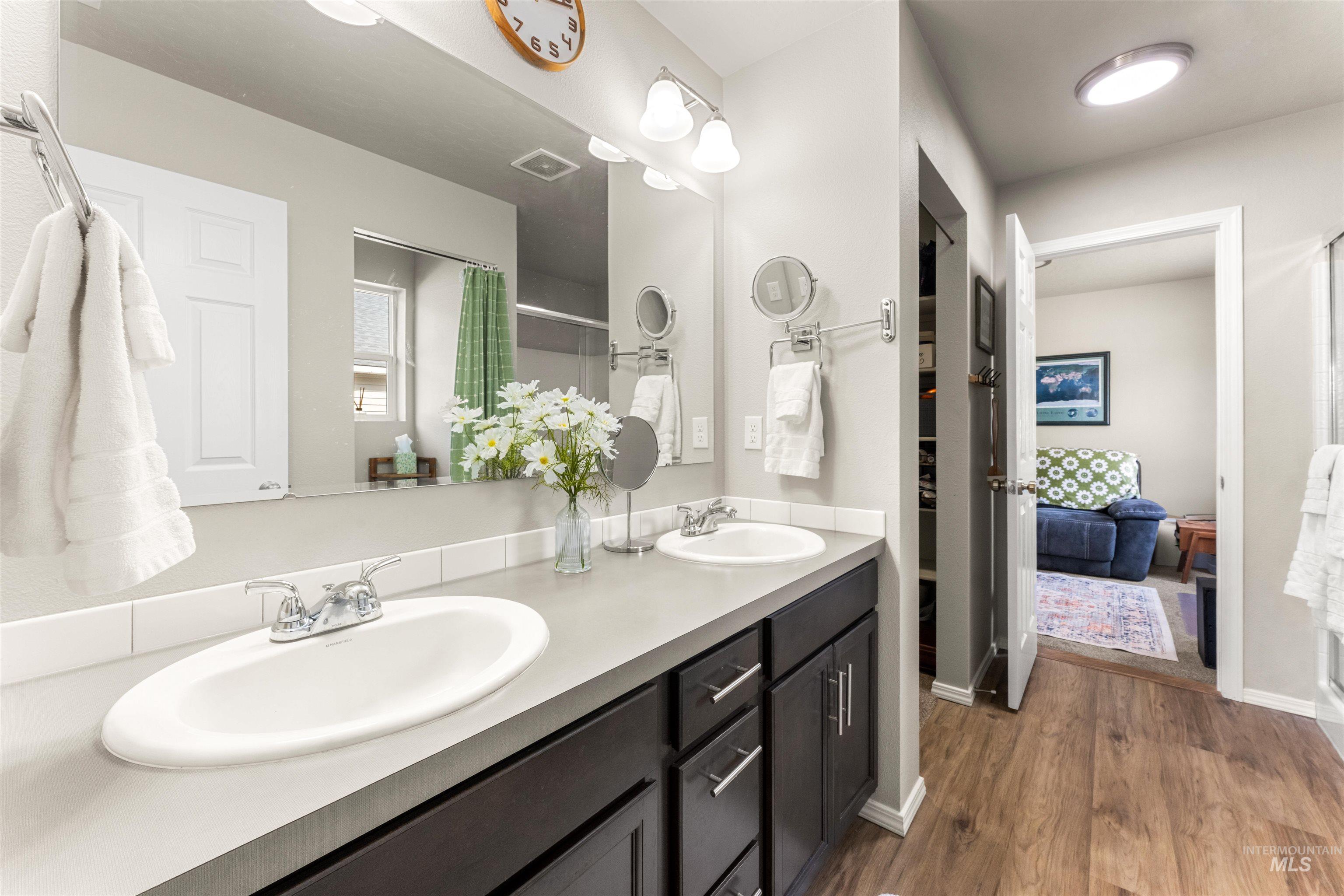 16378 Kelso Way, Caldwell, Idaho 83607, 1 Bedroom, 1 Bathroom, Residential Income For Sale, Price $410,000,MLS 98977086