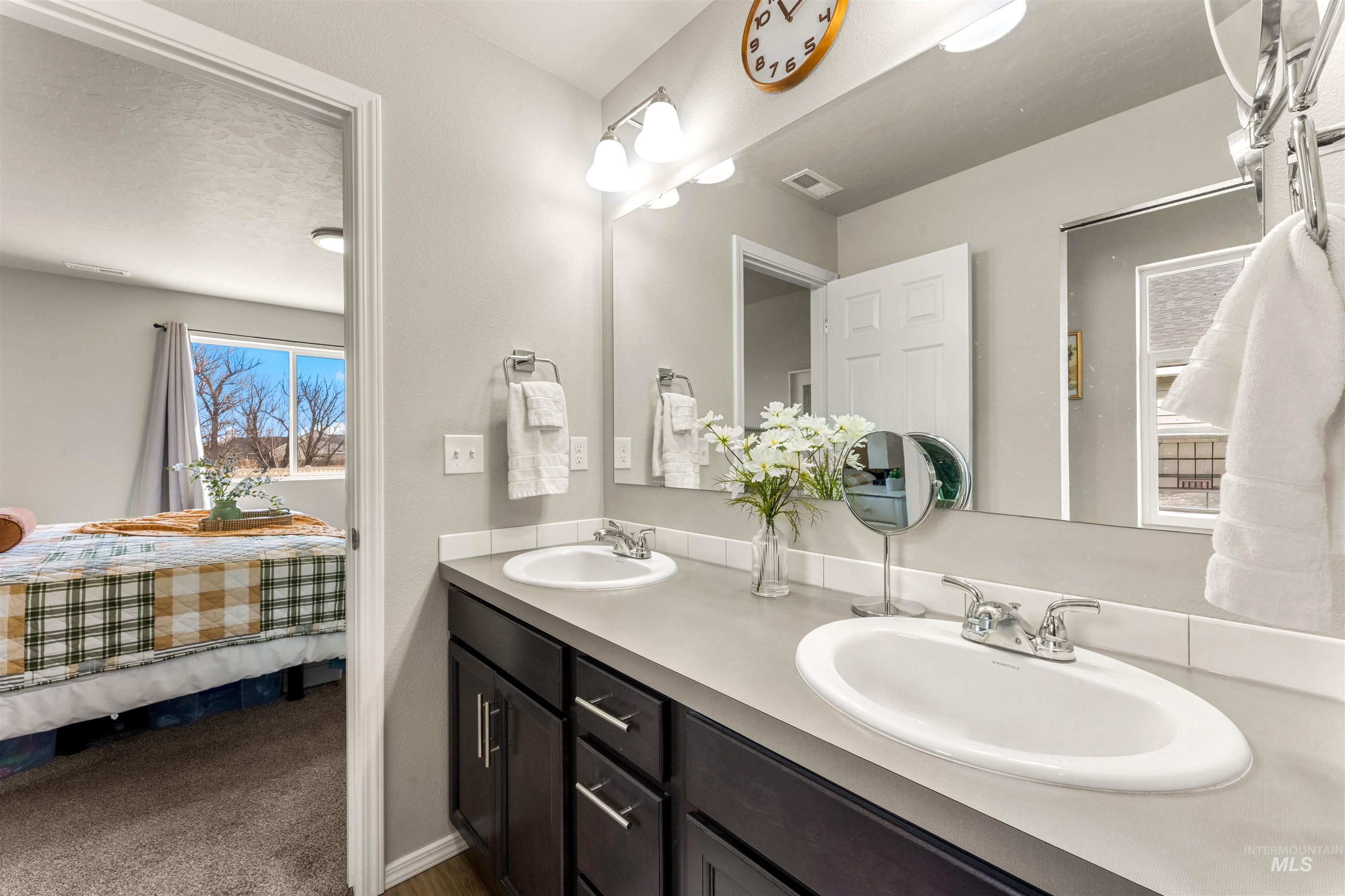 16378 Kelso Way, Caldwell, Idaho 83607, 1 Bedroom, 1 Bathroom, Residential Income For Sale, Price $410,000,MLS 98977086