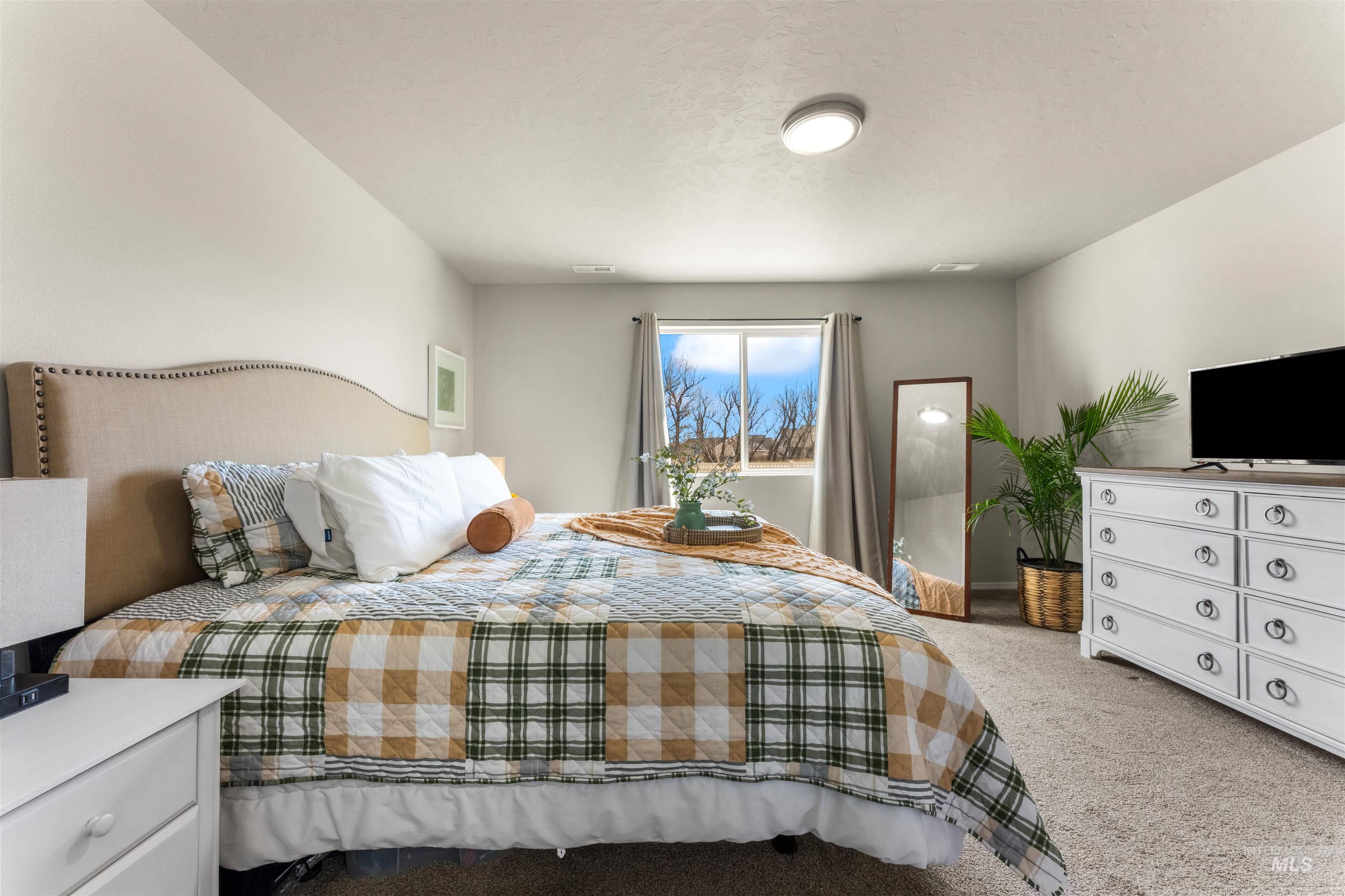 16378 Kelso Way, Caldwell, Idaho 83607, 1 Bedroom, 1 Bathroom, Residential Income For Sale, Price $410,000,MLS 98977086