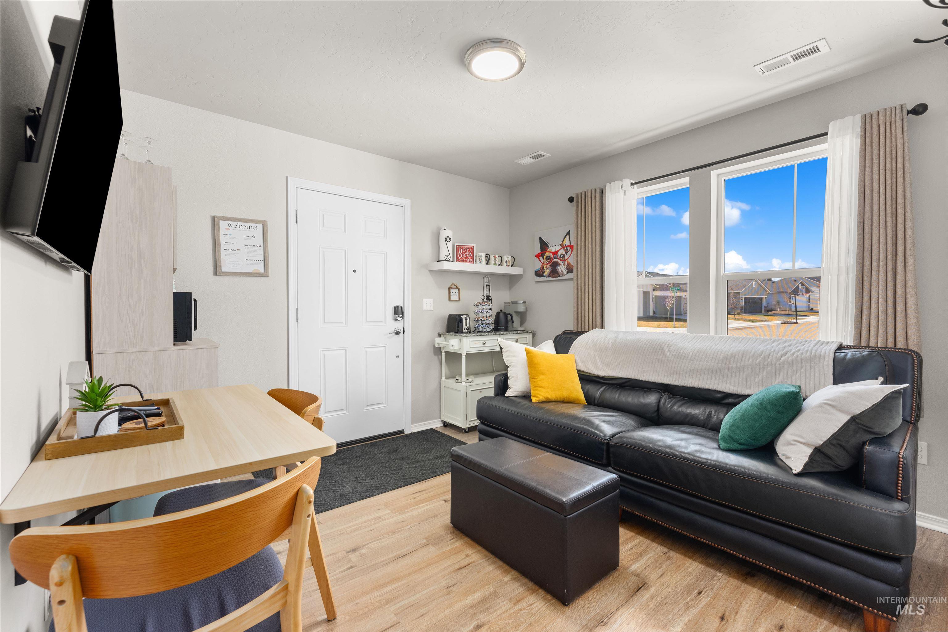 16378 Kelso Way, Caldwell, Idaho 83607, 1 Bedroom, 1 Bathroom, Residential Income For Sale, Price $410,000,MLS 98977086