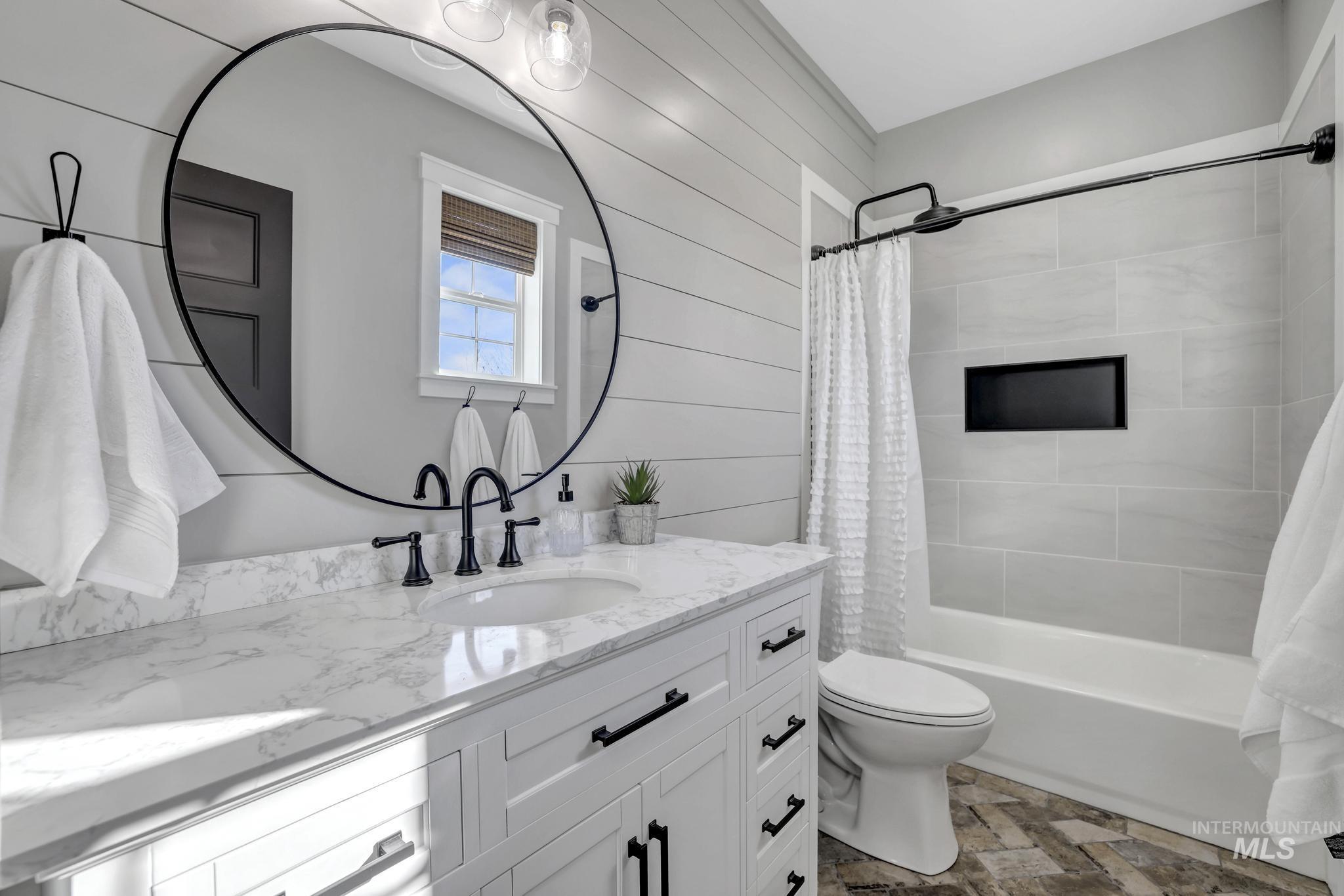 3520 E 3980 N, Kimberly, Idaho 83341, 5 Bedrooms, 3.5 Bathrooms, Residential For Sale, Price $850,000, 98977089