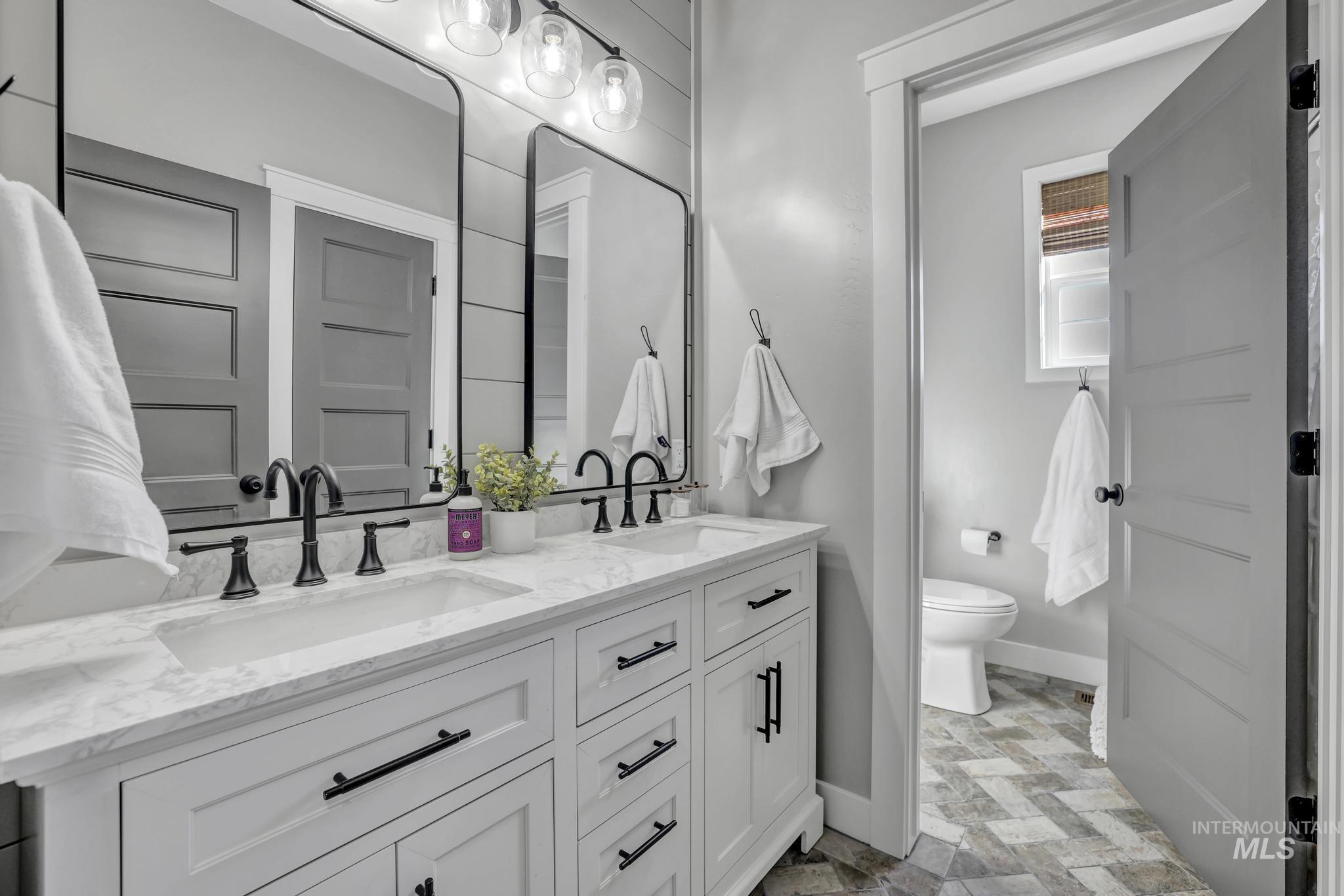 3520 E 3980 N, Kimberly, Idaho 83341, 5 Bedrooms, 3.5 Bathrooms, Residential For Sale, Price $850,000, 98977089