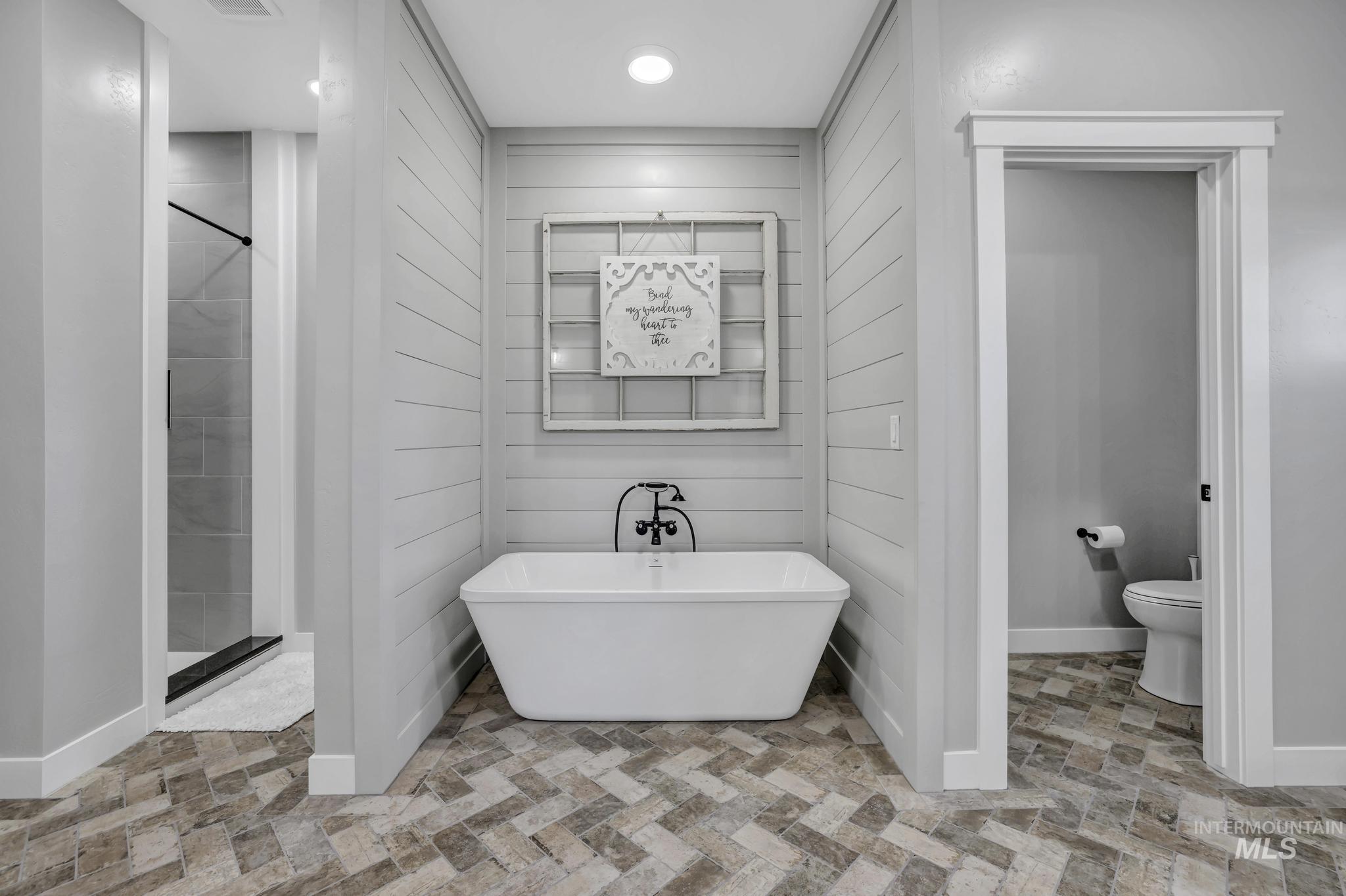 3520 E 3980 N, Kimberly, Idaho 83341, 5 Bedrooms, 3.5 Bathrooms, Residential For Sale, Price $850,000, 98977089