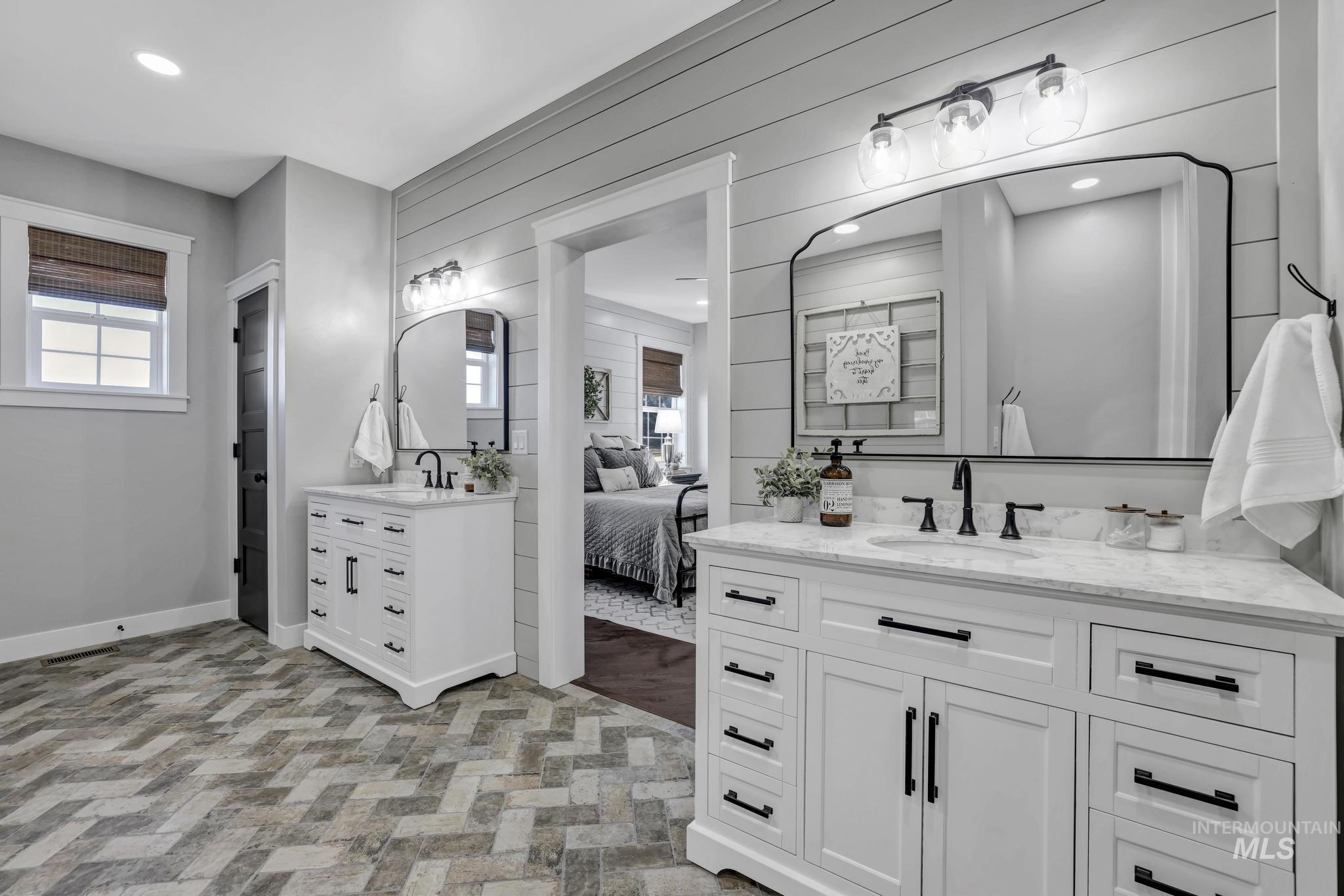 3520 E 3980 N, Kimberly, Idaho 83341, 5 Bedrooms, 3.5 Bathrooms, Residential For Sale, Price $850,000, 98977089