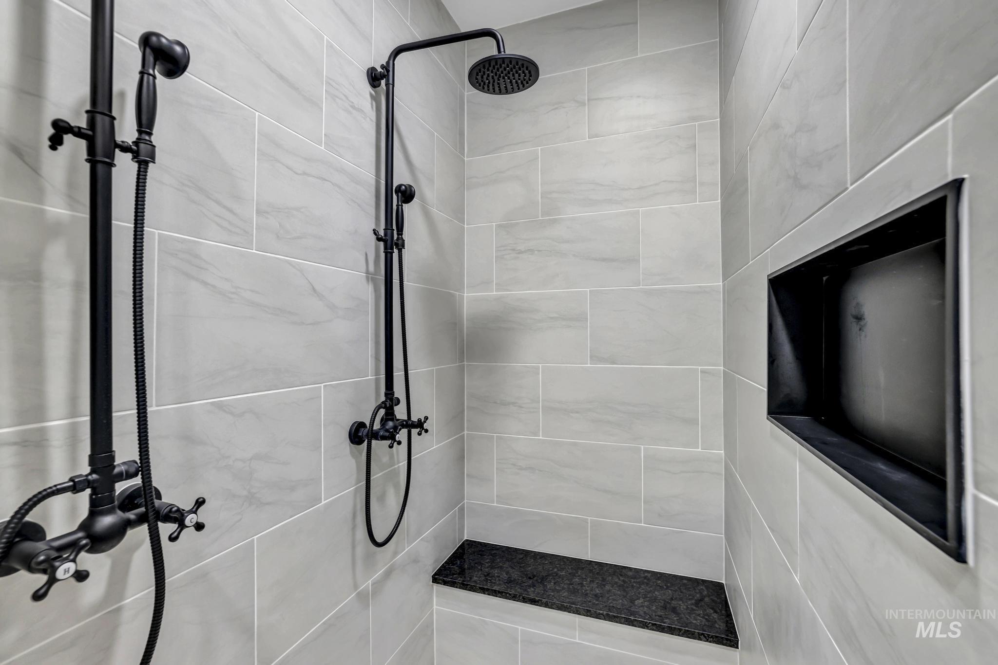 3520 E 3980 N, Kimberly, Idaho 83341, 5 Bedrooms, 3.5 Bathrooms, Residential For Sale, Price $850,000, 98977089