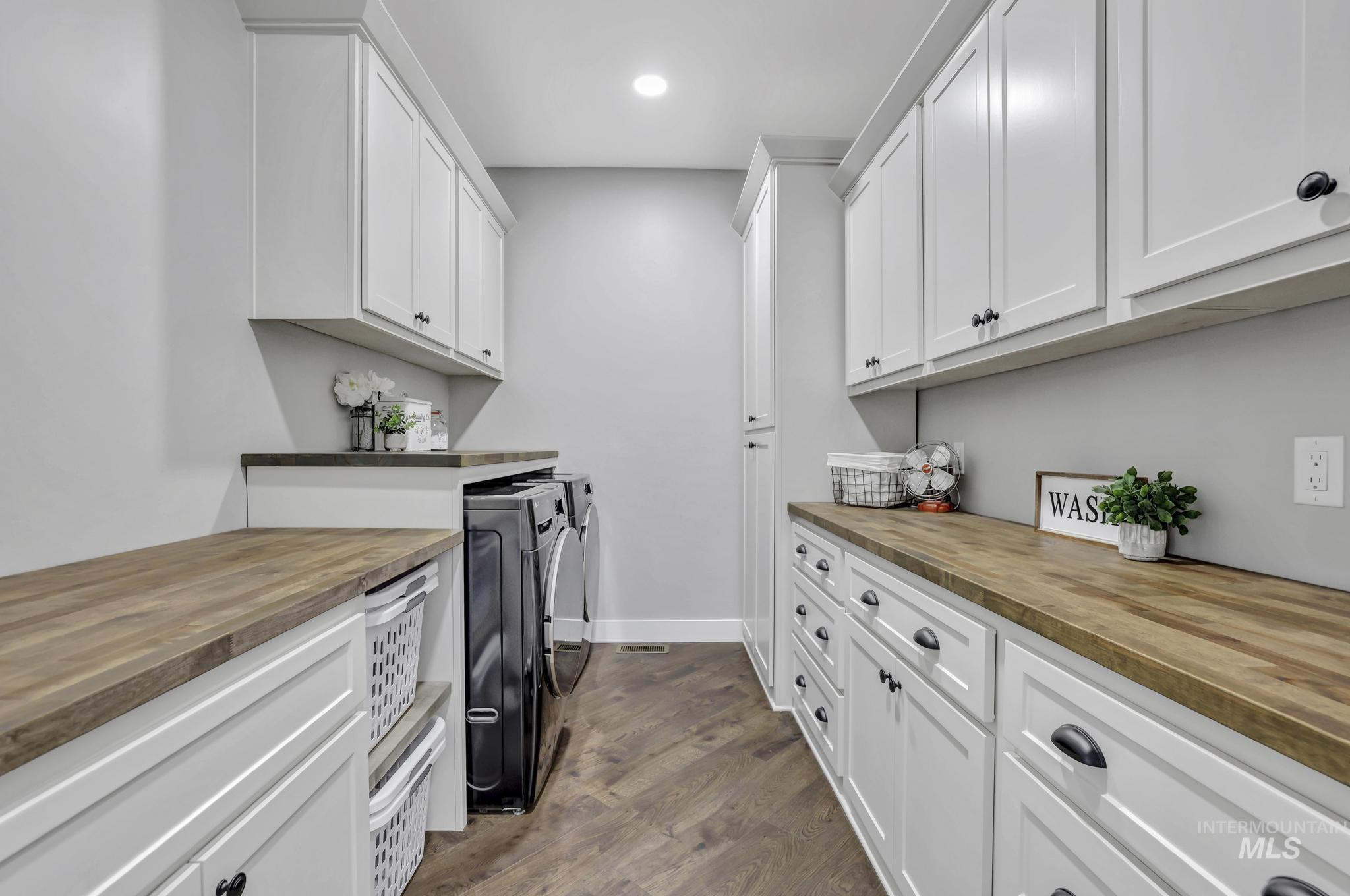 3520 E 3980 N, Kimberly, Idaho 83341, 5 Bedrooms, 3.5 Bathrooms, Residential For Sale, Price $850,000, 98977089