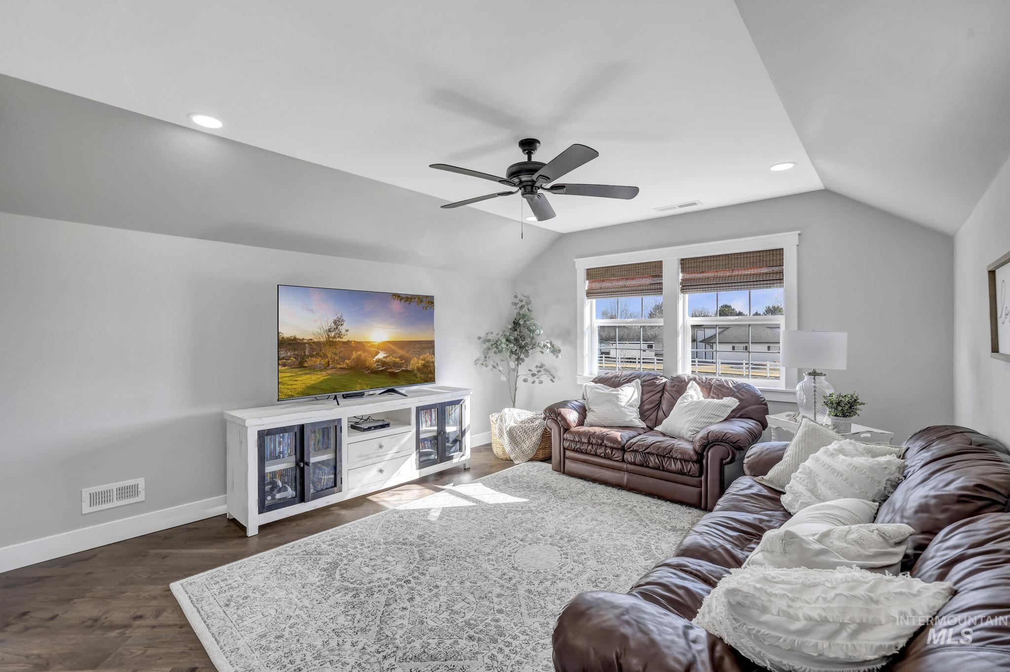 3520 E 3980 N, Kimberly, Idaho 83341, 5 Bedrooms, 3.5 Bathrooms, Residential For Sale, Price $850,000, 98977089