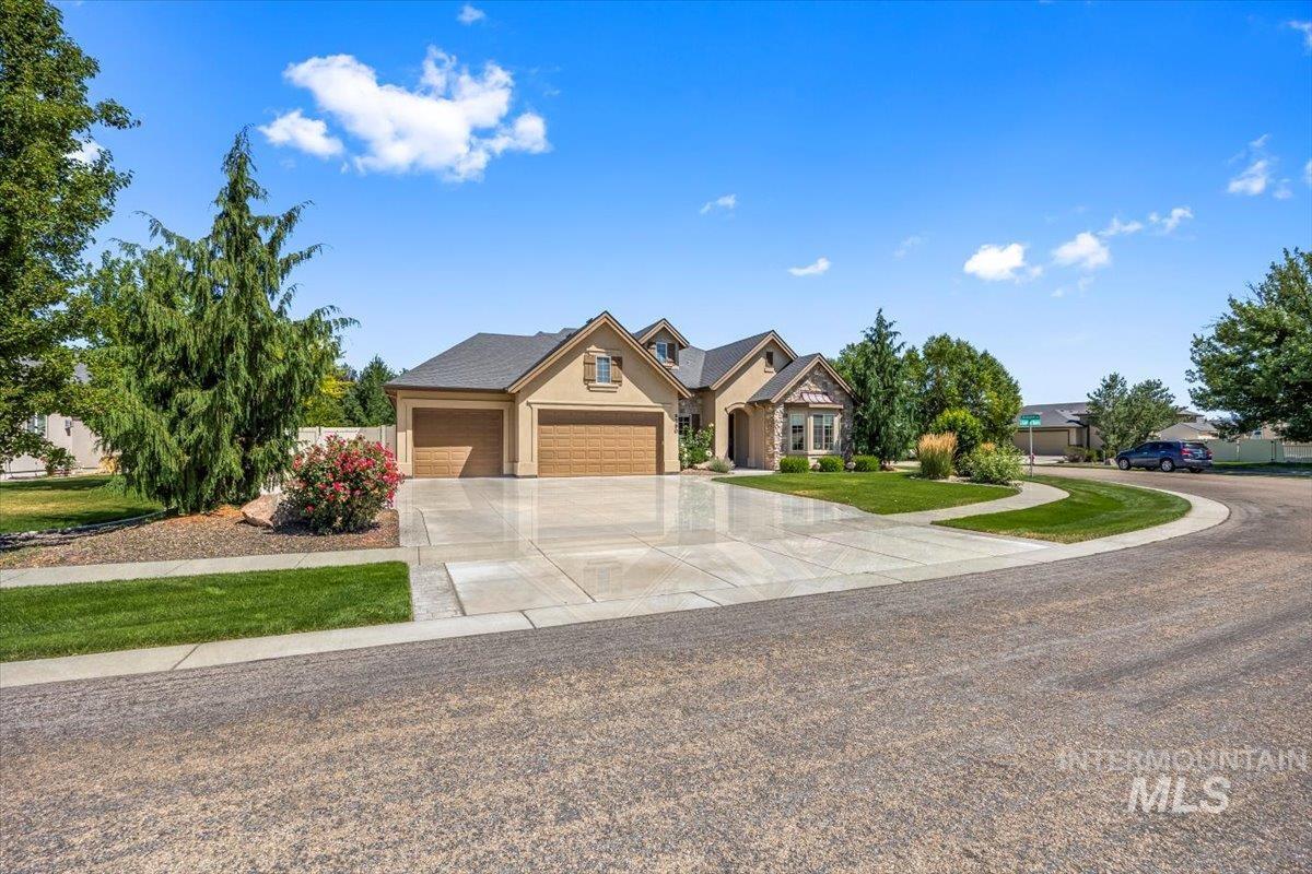 9790 W Golden Rain St., Star, Idaho 83669, 3 Bedrooms, 2.5 Bathrooms, Residential For Sale, Price $799,999, 98977095