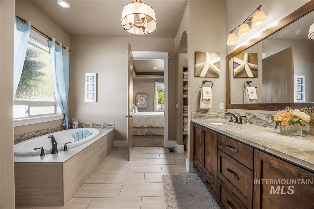 9790 W Golden Rain St., Star, Idaho 83669, 3 Bedrooms, 2.5 Bathrooms, Residential For Sale, Price $799,999, 98977095