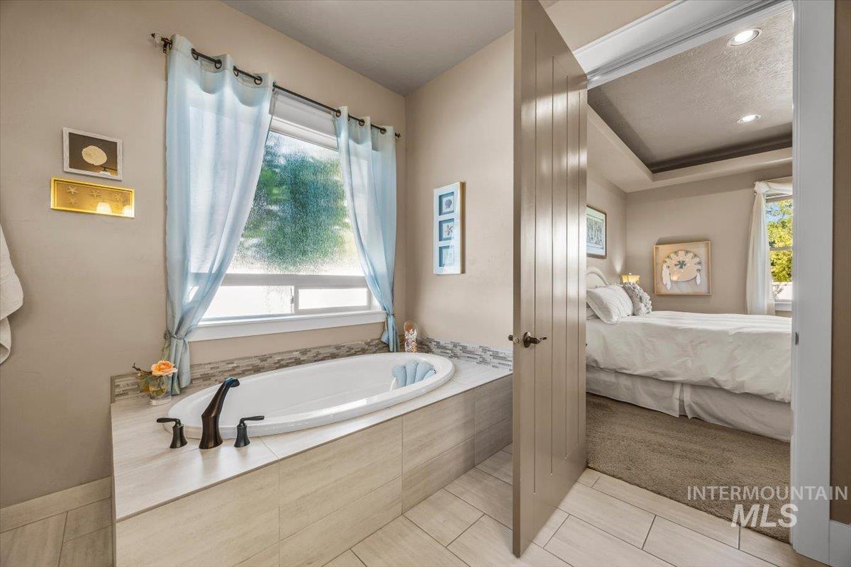 9790 W Golden Rain St., Star, Idaho 83669, 3 Bedrooms, 2.5 Bathrooms, Residential For Sale, Price $799,999, 98977095