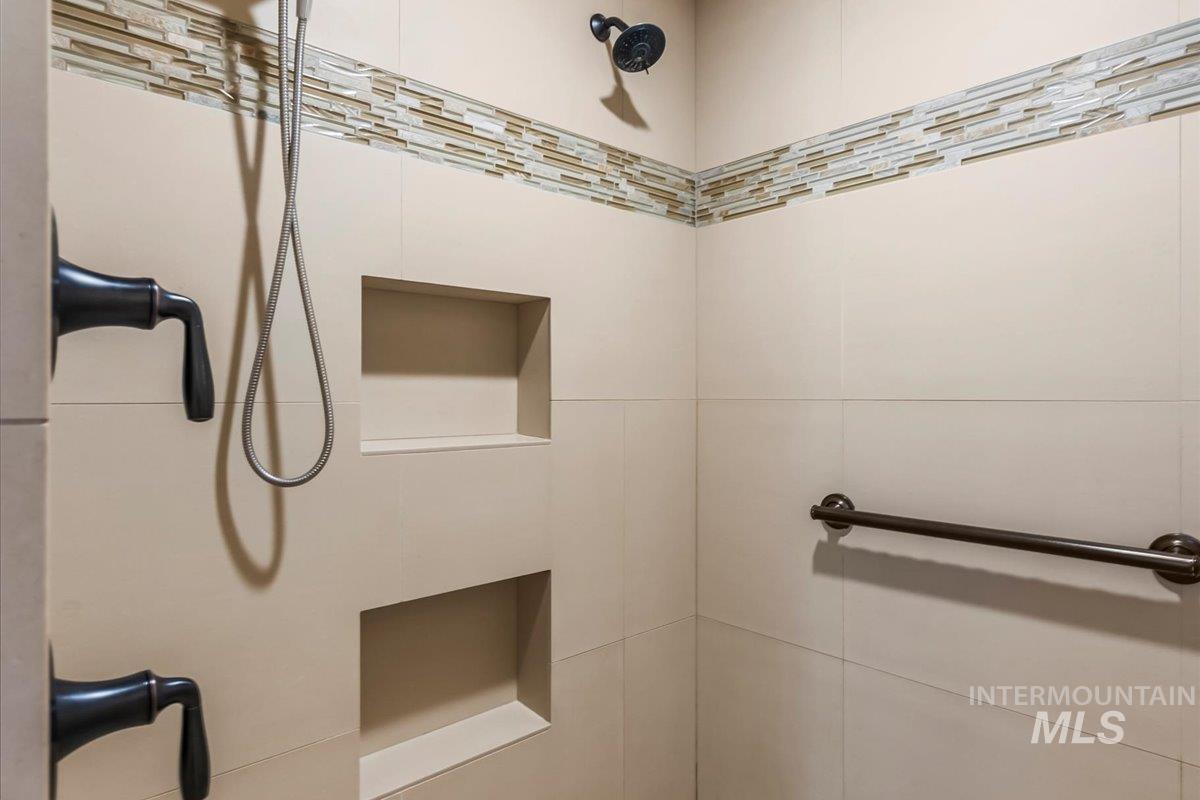 9790 W Golden Rain St., Star, Idaho 83669, 3 Bedrooms, 2.5 Bathrooms, Residential For Sale, Price $799,999, 98977095