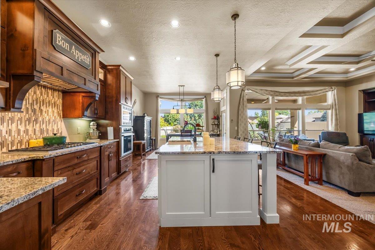 9790 W Golden Rain St., Star, Idaho 83669, 3 Bedrooms, 2.5 Bathrooms, Residential For Sale, Price $799,999, 98977095