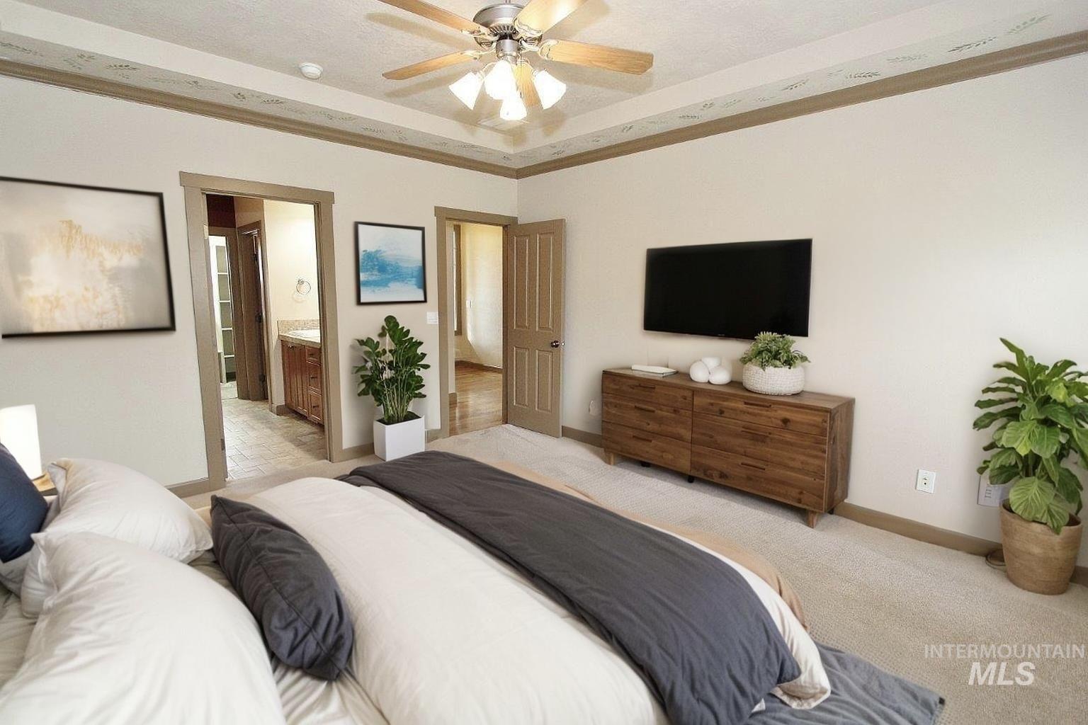 1038 W Yosemite Dr, Meridian, Idaho 83646, 5 Bedrooms, 3 Bathrooms, Residential For Sale, Price $619,000,MLS 98977096