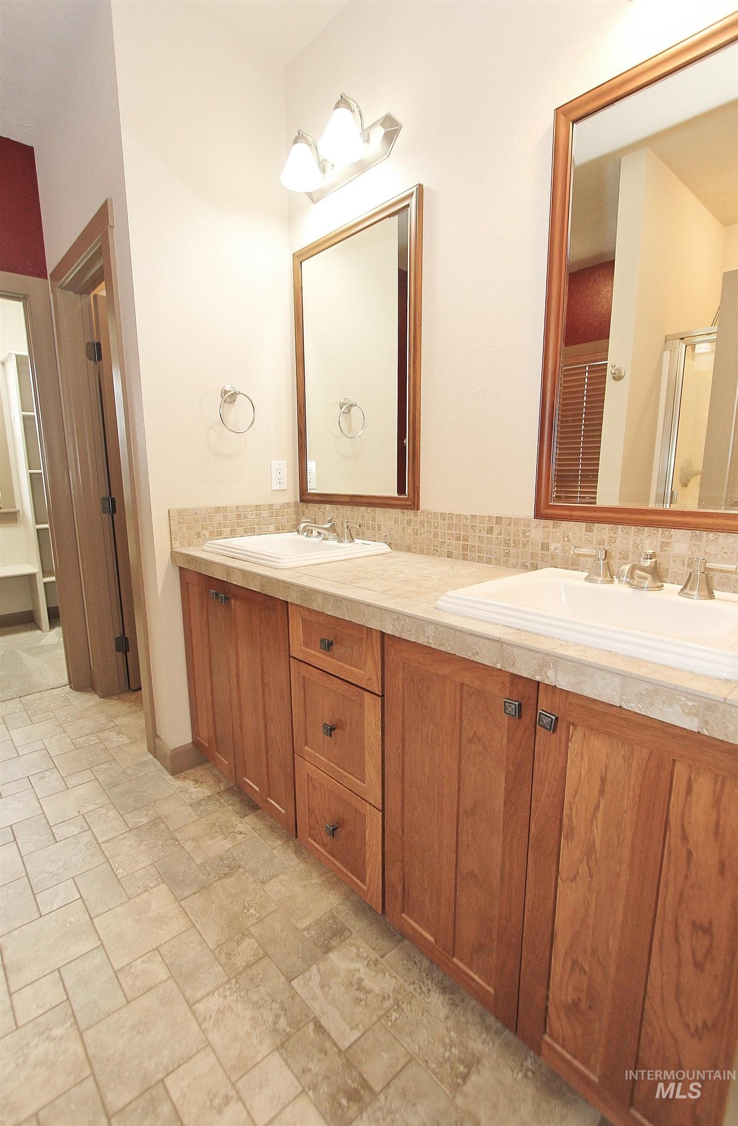 1038 W Yosemite Dr, Meridian, Idaho 83646, 5 Bedrooms, 3 Bathrooms, Residential For Sale, Price $619,000,MLS 98977096