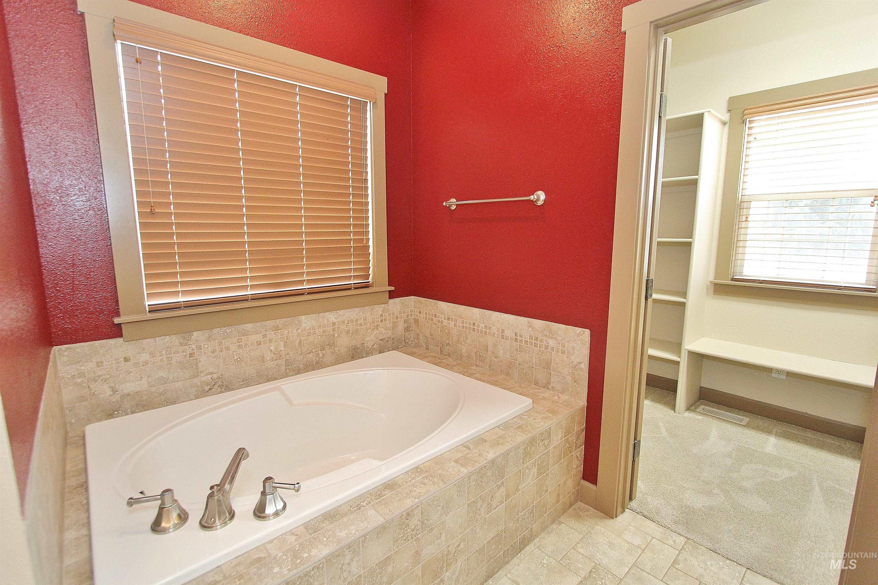 1038 W Yosemite Dr, Meridian, Idaho 83646, 5 Bedrooms, 3 Bathrooms, Residential For Sale, Price $619,000,MLS 98977096