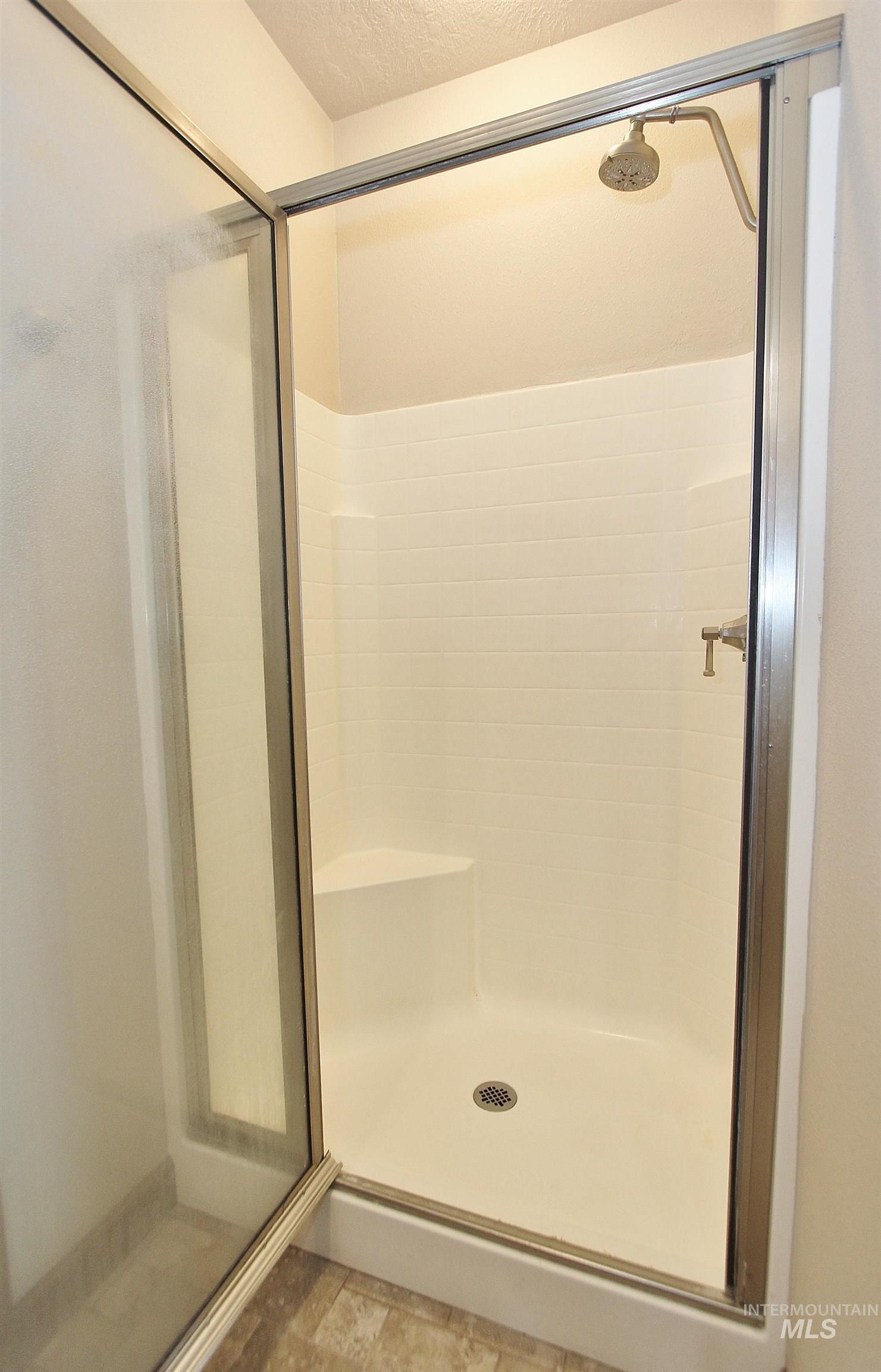 1038 W Yosemite Dr, Meridian, Idaho 83646, 5 Bedrooms, 3 Bathrooms, Residential For Sale, Price $619,000,MLS 98977096