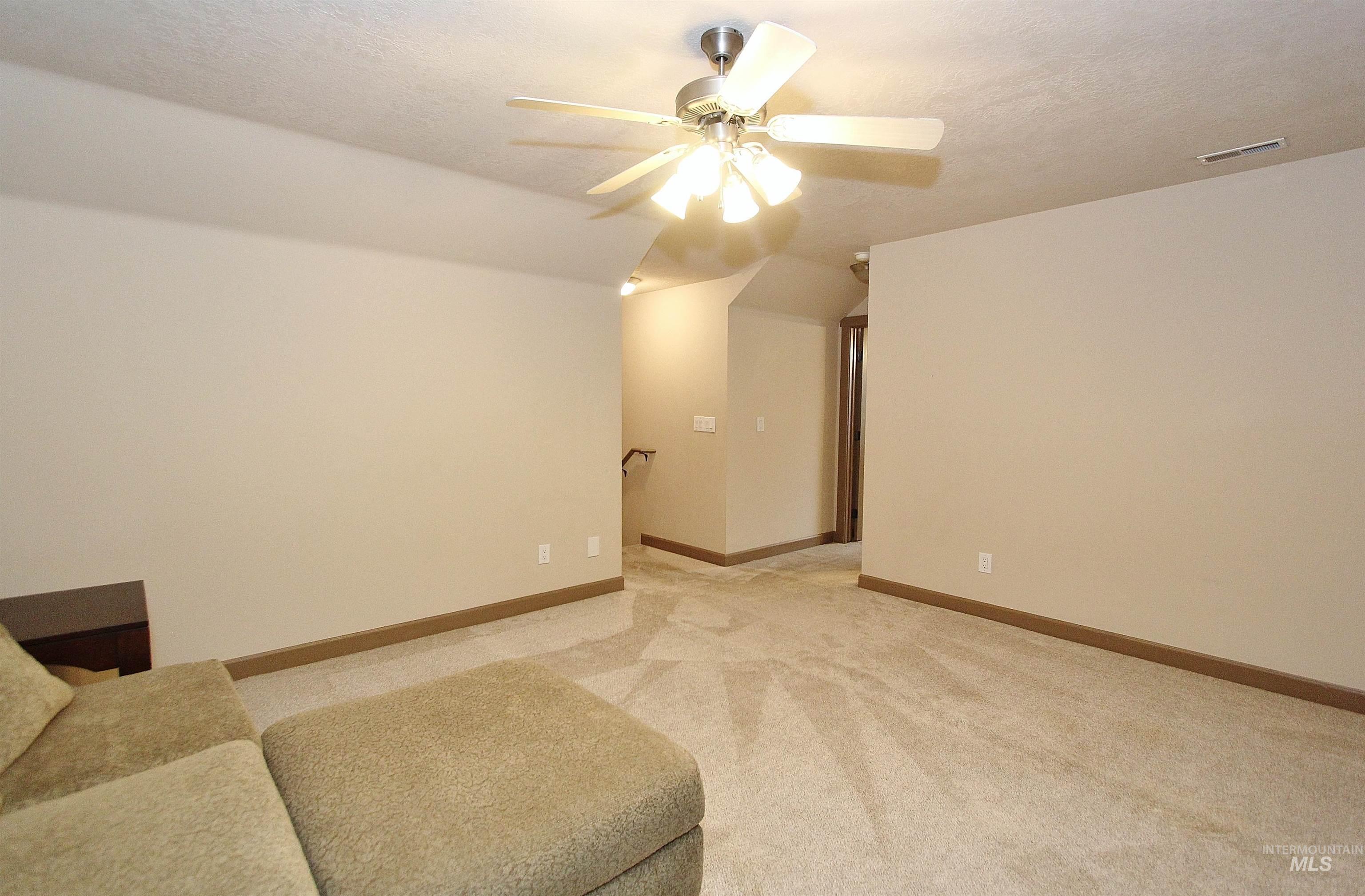 1038 W Yosemite Dr, Meridian, Idaho 83646, 5 Bedrooms, 3 Bathrooms, Residential For Sale, Price $619,000,MLS 98977096