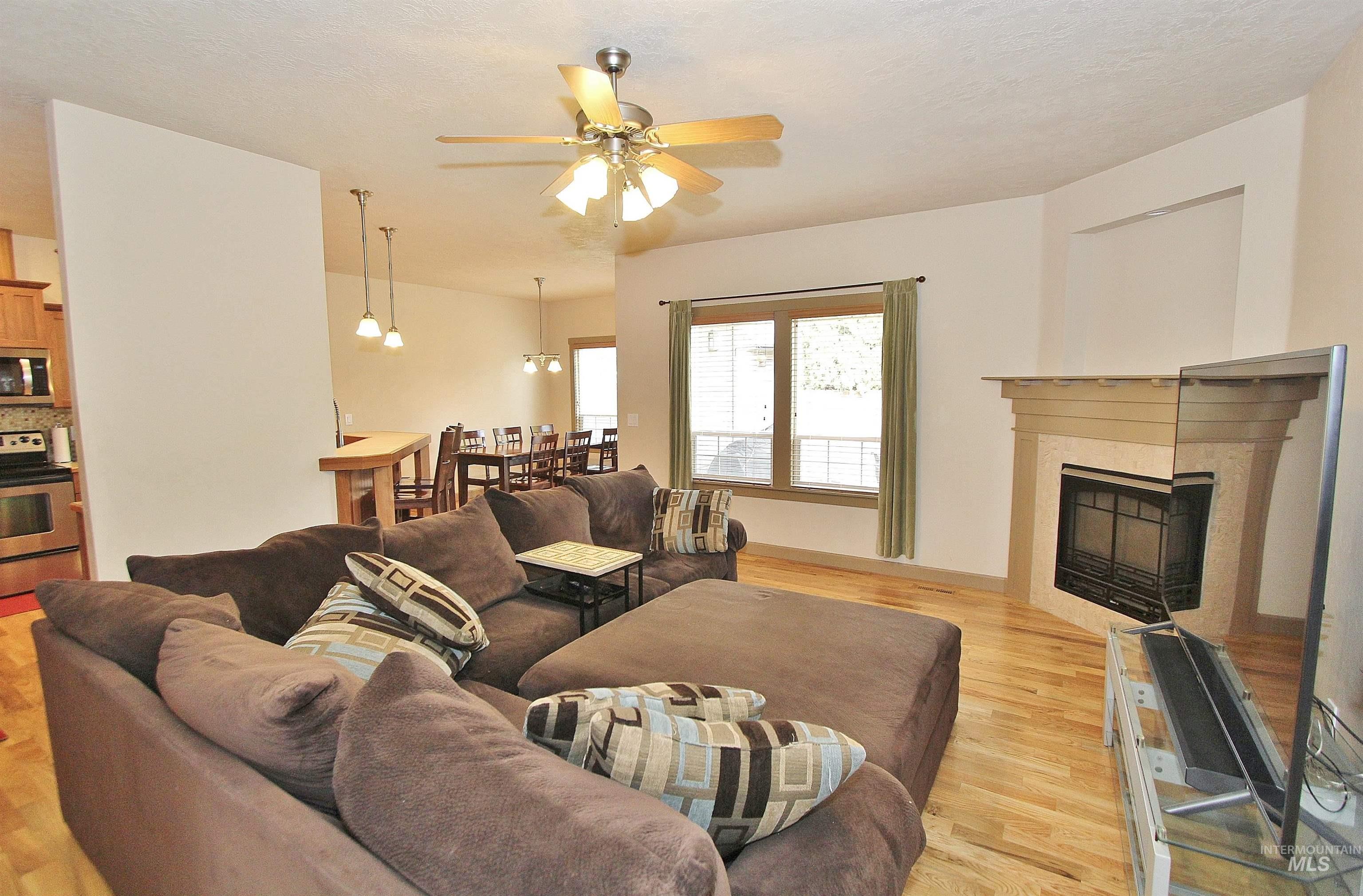 1038 W Yosemite Dr, Meridian, Idaho 83646, 5 Bedrooms, 3 Bathrooms, Residential For Sale, Price $619,000,MLS 98977096