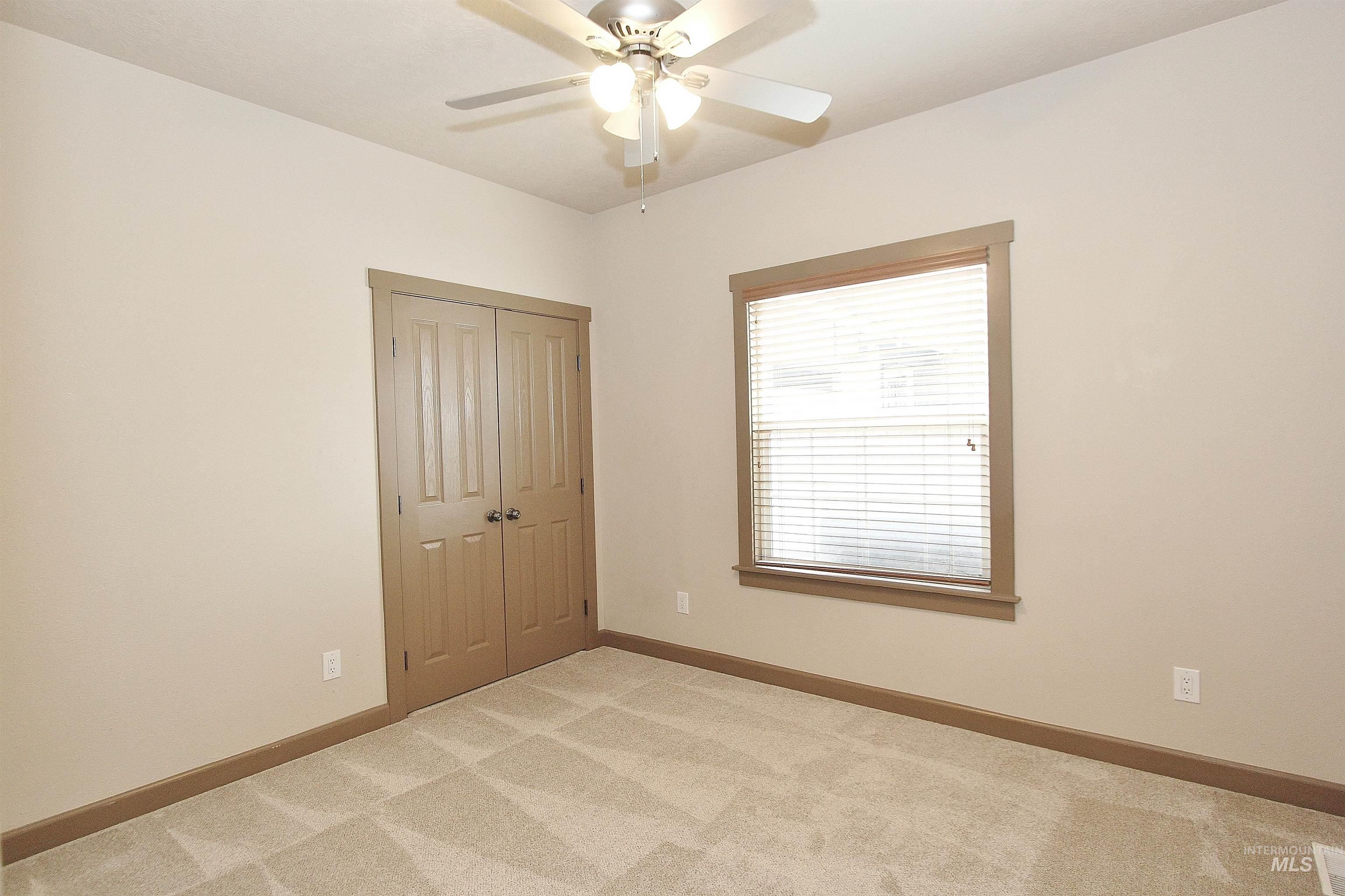 1038 W Yosemite Dr, Meridian, Idaho 83646, 5 Bedrooms, 3 Bathrooms, Residential For Sale, Price $619,000,MLS 98977096