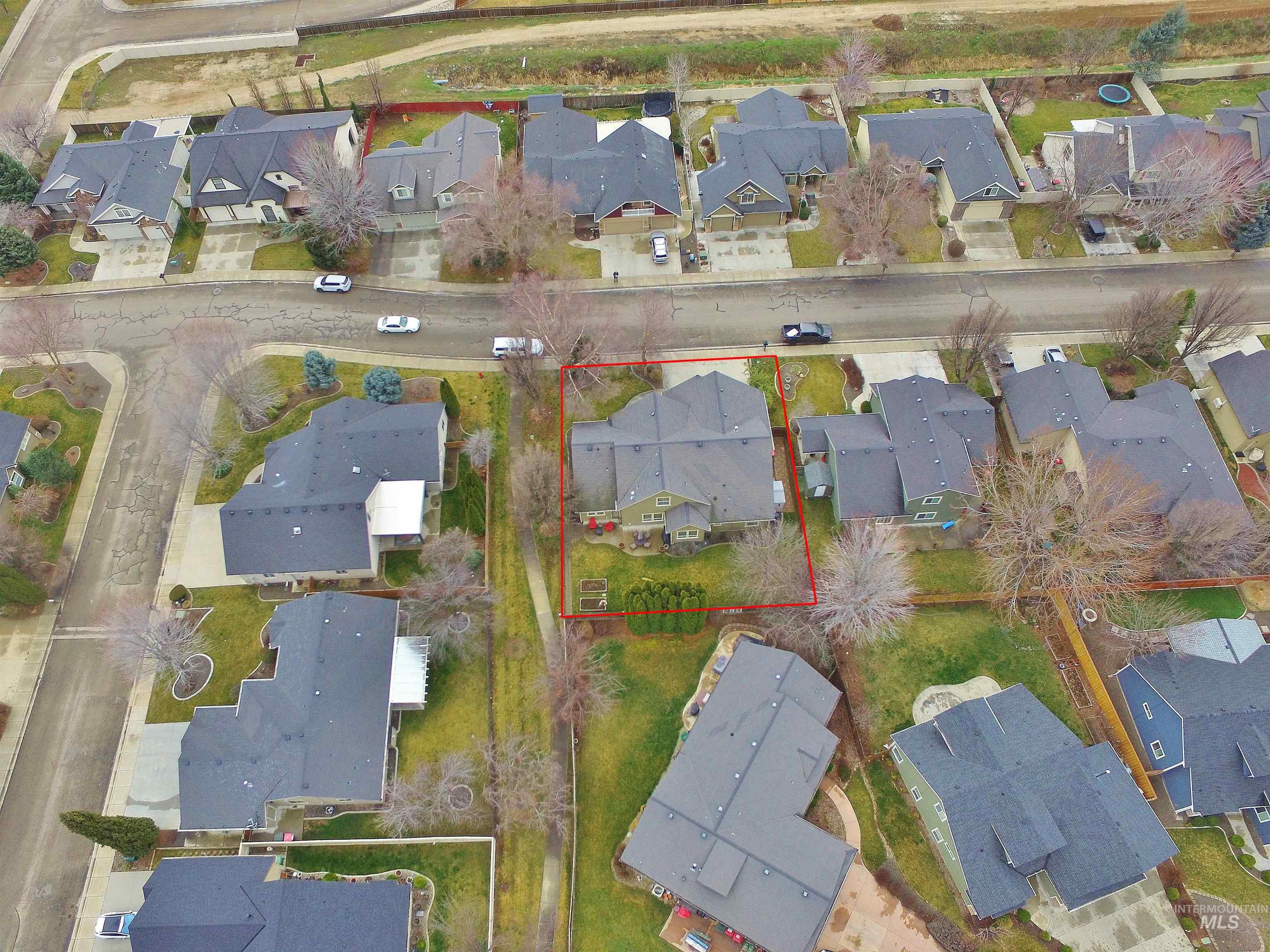 1038 W Yosemite Dr, Meridian, Idaho 83646, 5 Bedrooms, 3 Bathrooms, Residential For Sale, Price $619,000,MLS 98977096