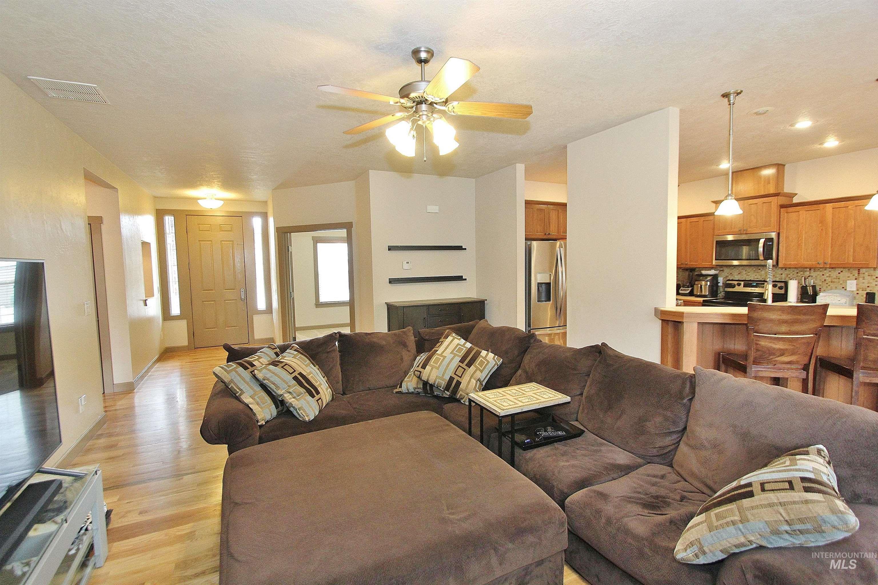 1038 W Yosemite Dr, Meridian, Idaho 83646, 5 Bedrooms, 3 Bathrooms, Residential For Sale, Price $619,000,MLS 98977096