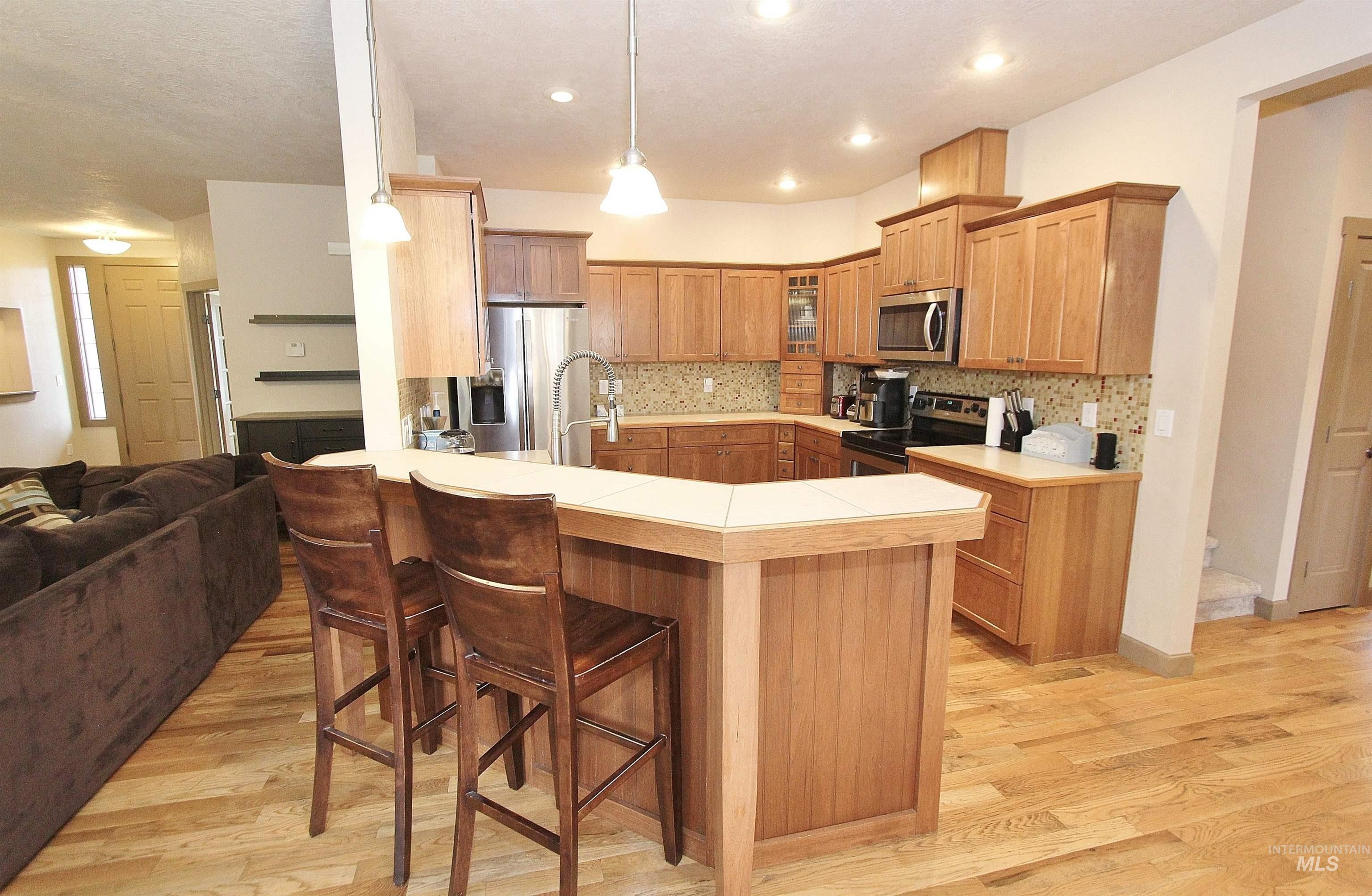 1038 W Yosemite Dr, Meridian, Idaho 83646, 5 Bedrooms, 3 Bathrooms, Residential For Sale, Price $619,000,MLS 98977096